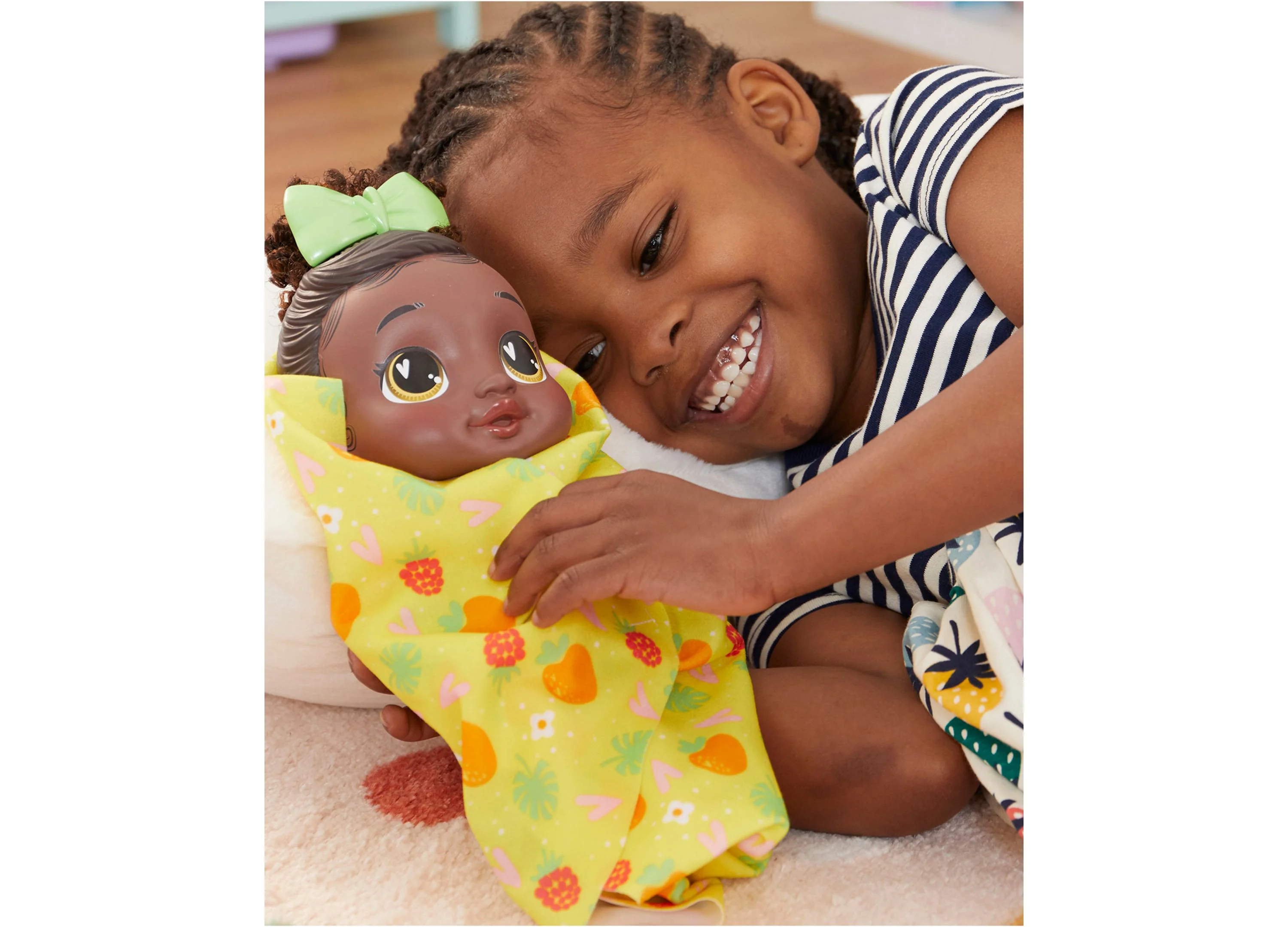Baby Alive 11-inch Shampoo Snuggle Berry Boo Doll Playset - Image 4