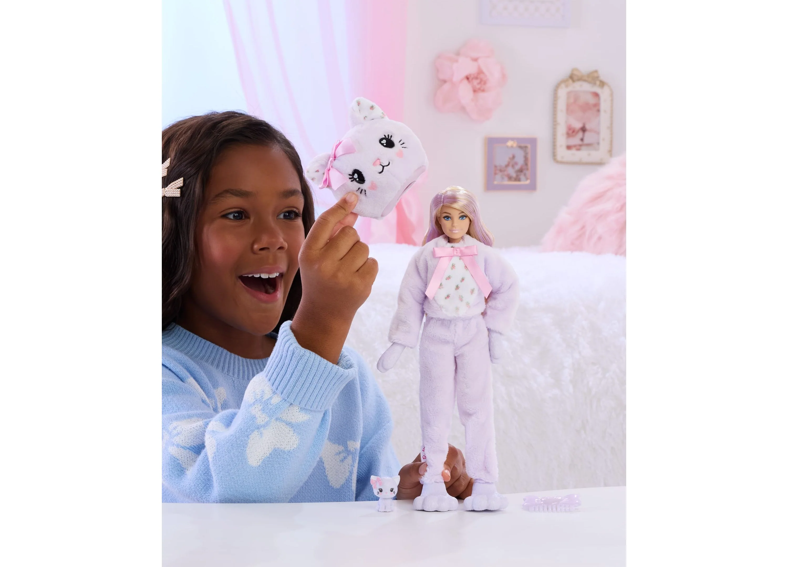 Barbie Cutie Reveal Cuddly Series Kitten Doll with Accessories - Image 4