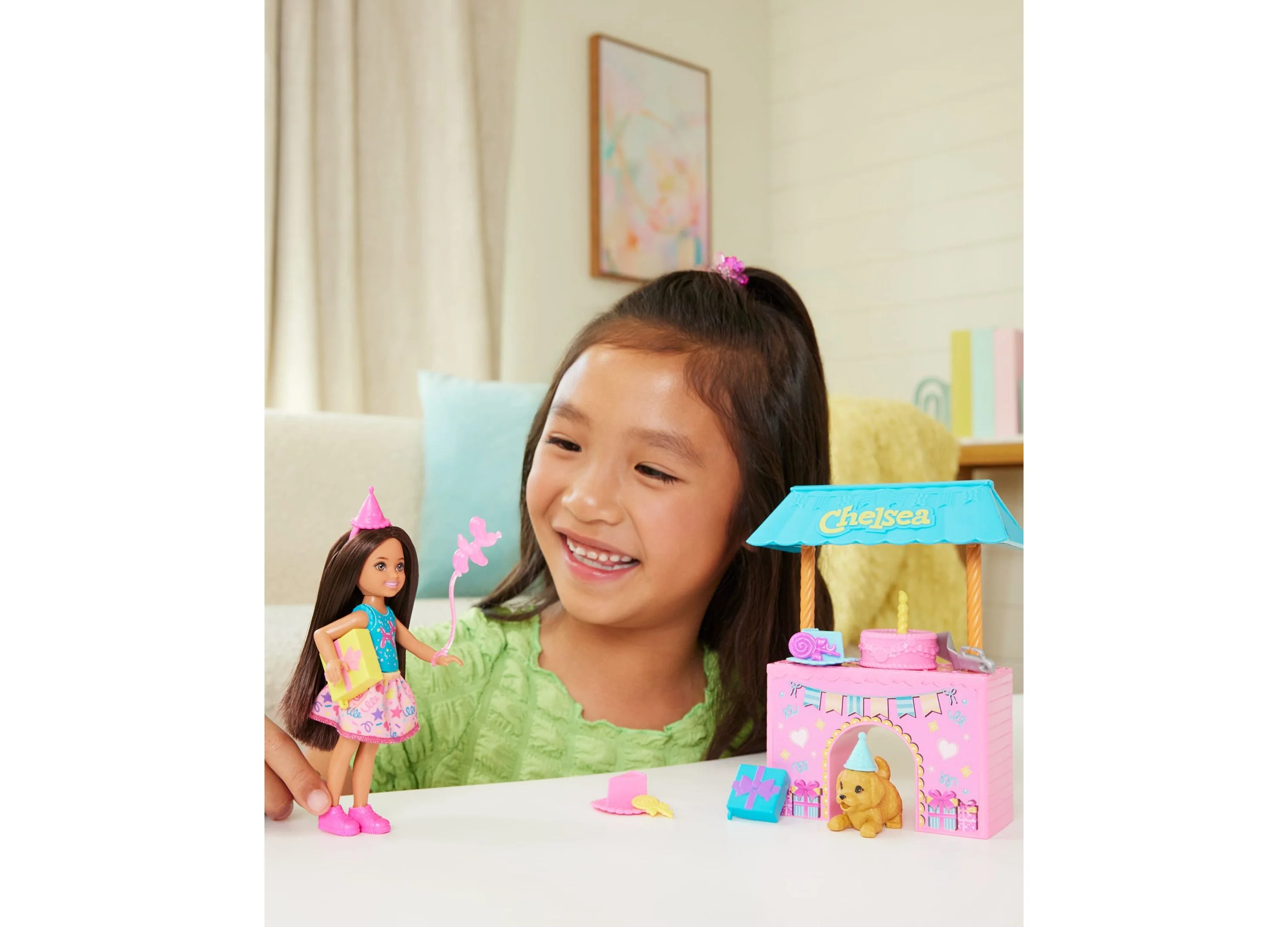 Barbie Club Chelsea Surprise Birthday Party Playset - Image 6