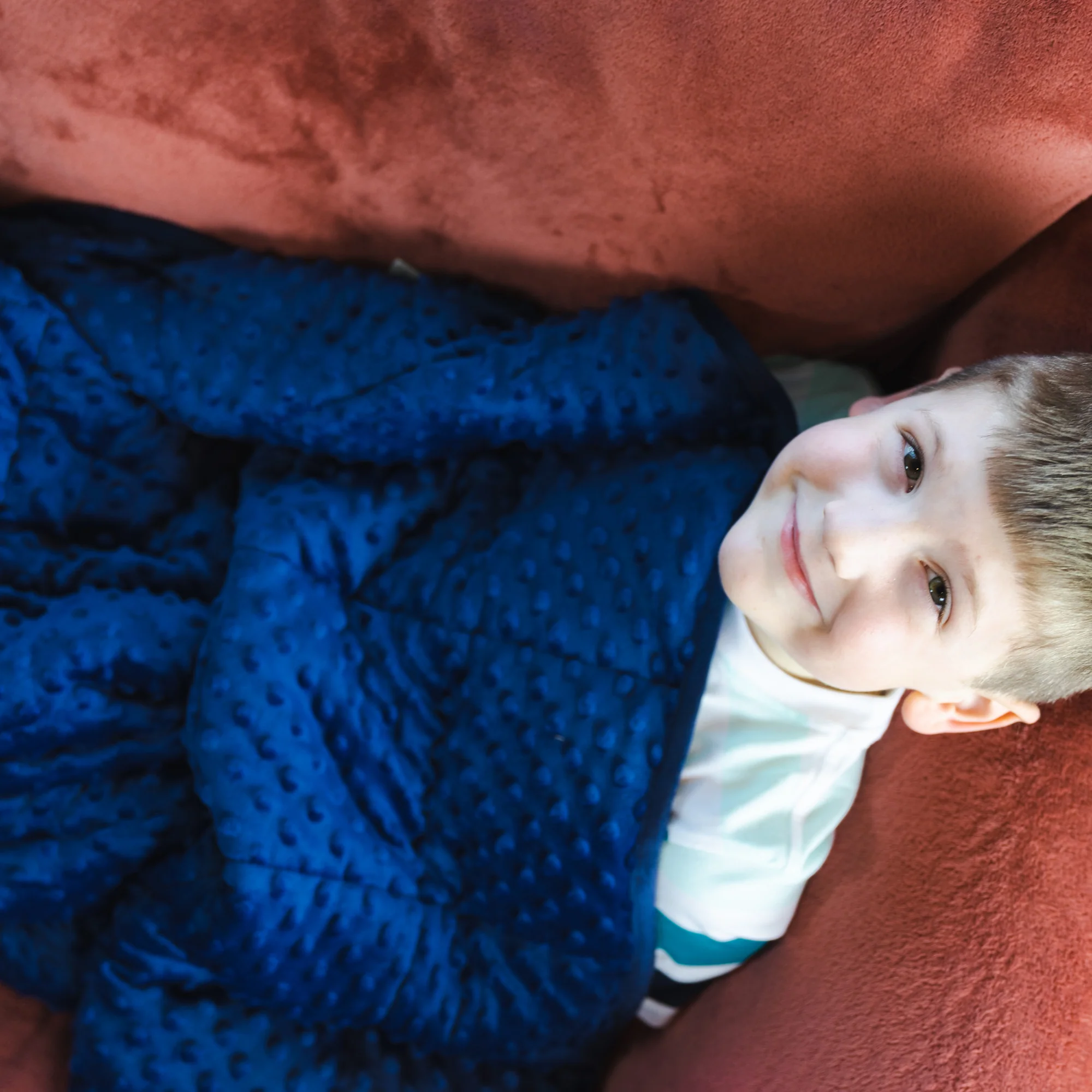 Bouncyband Kids' Sensory Weighted Blanket – Soft Fleece, 7lb, 56" x 36" - Image 3