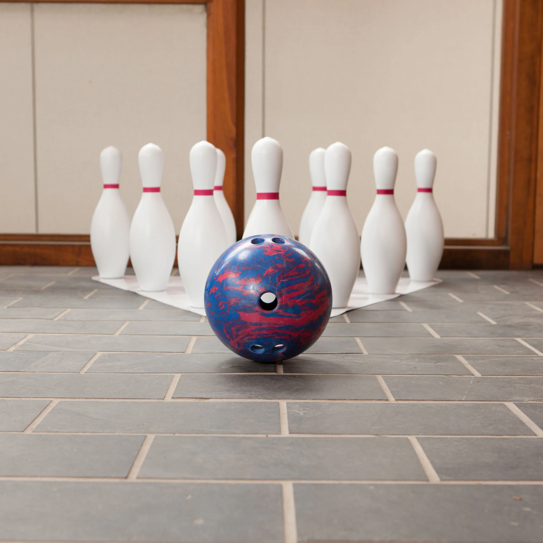 Champion Sports Swirl Bowling Set with Lightweight Ball & Pins - Image 4