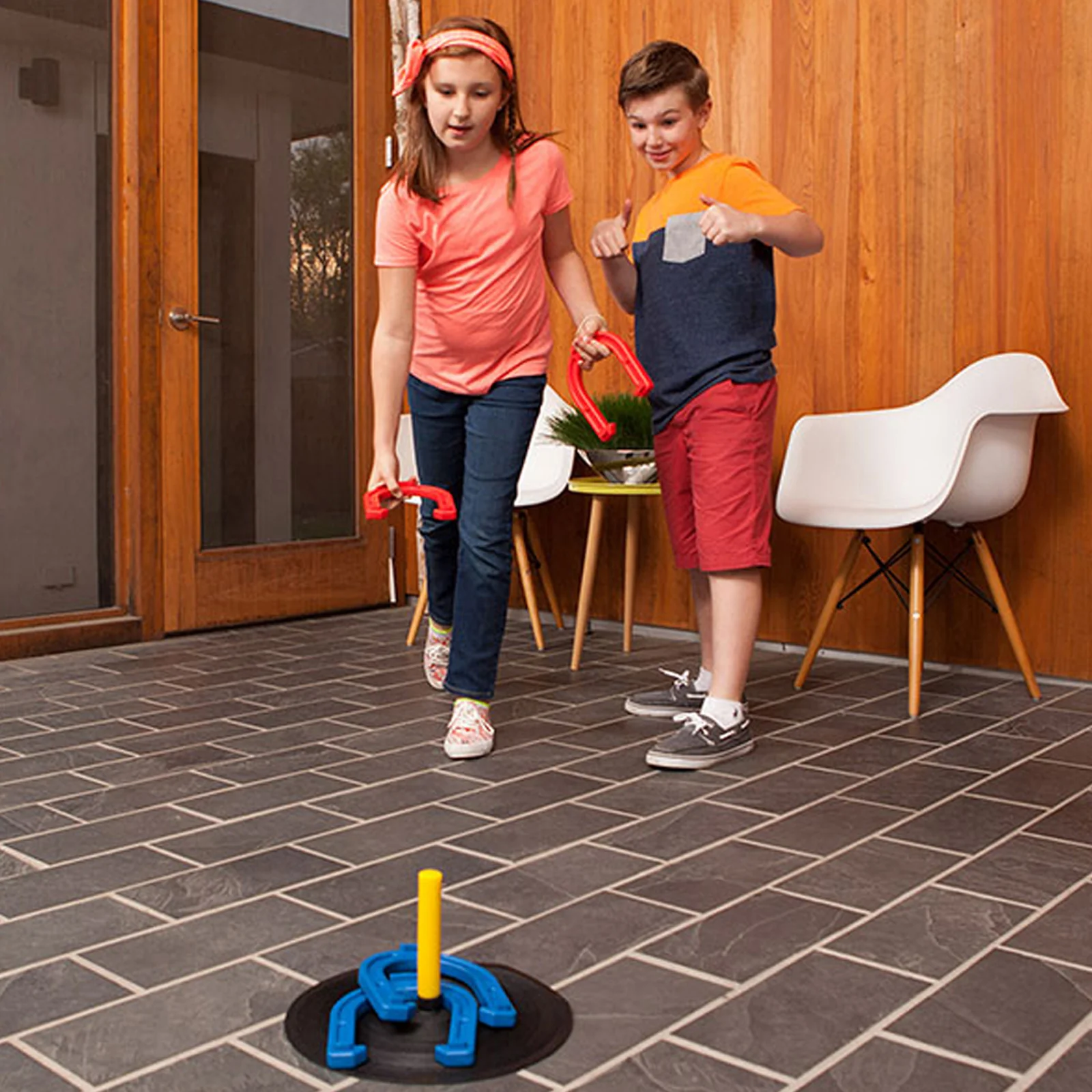 Champion Sports Indoor-Outdoor Rubber Horseshoe Game Set - Image 4