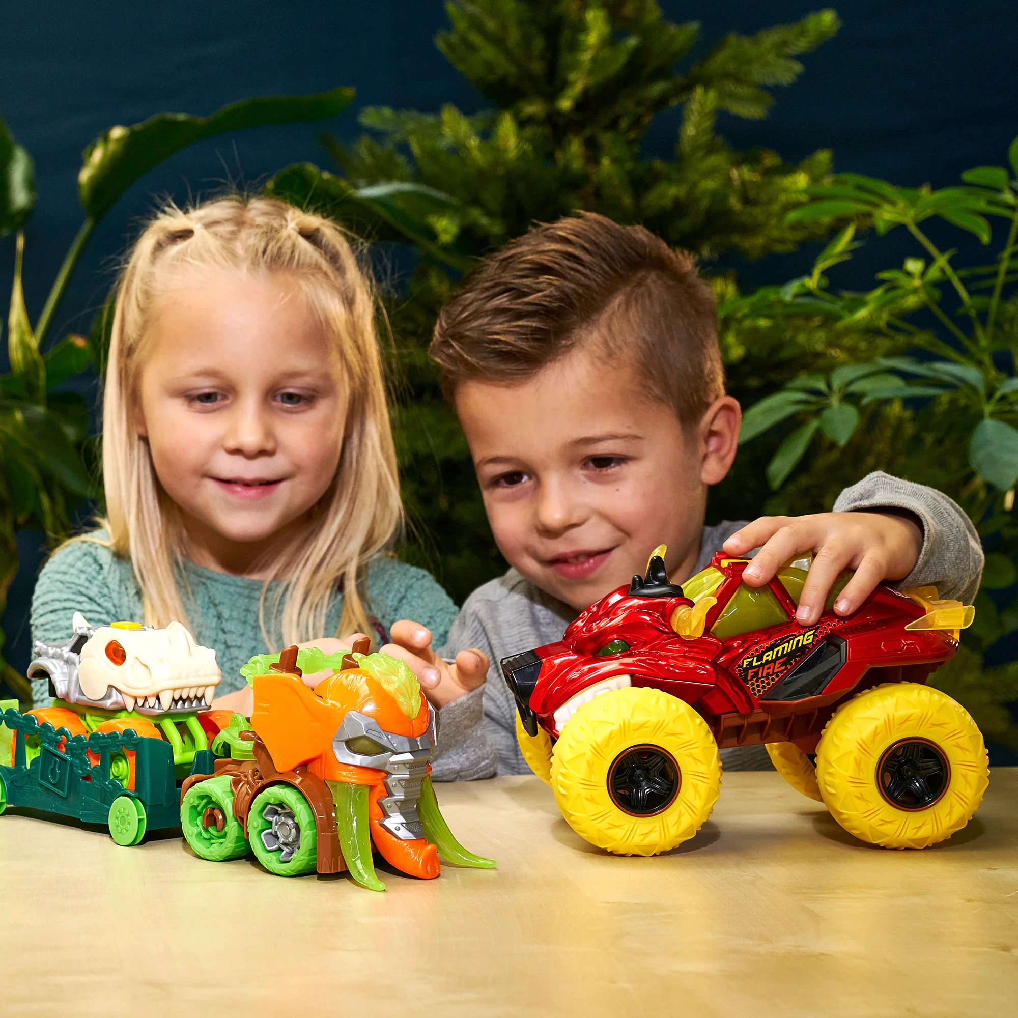 Dickie Toys Monster Fire Truck with Steam, Lights & Sounds - 9.8" - Image 4