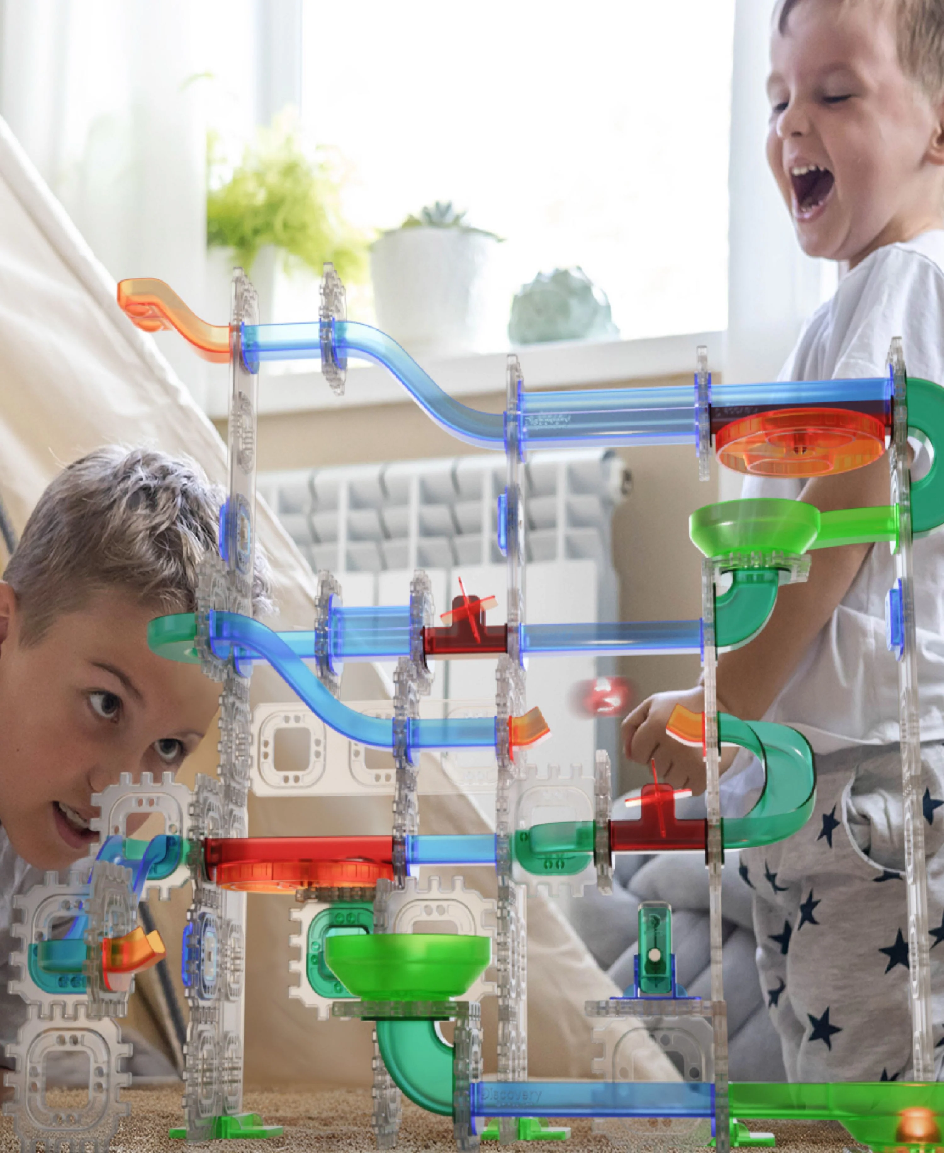 Discovery MINDBLOWN Glow Roll Light-Up Marble Run 92-Piece Construction Set - Image 2