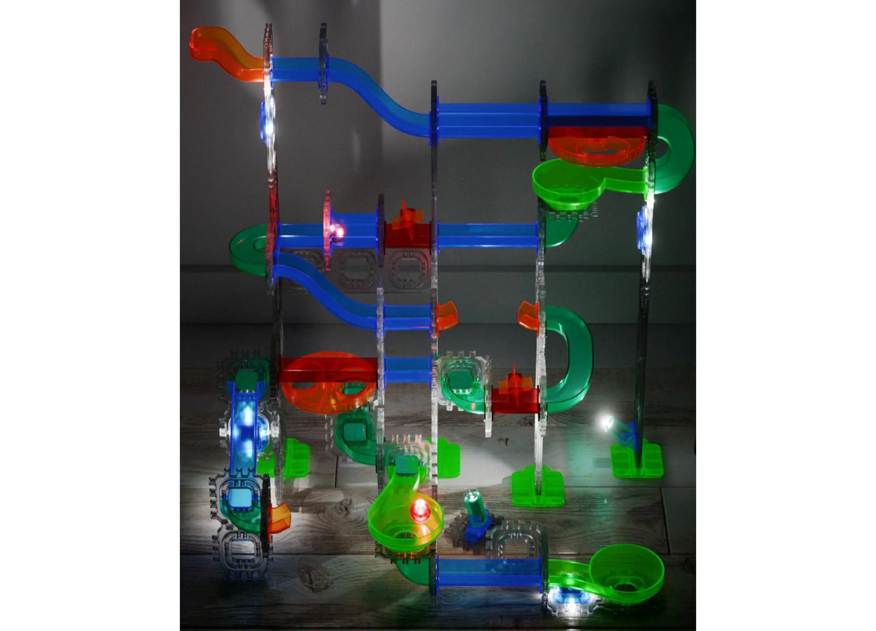 Discovery MINDBLOWN Glow Roll Light-Up Marble Run 92-Piece Construction Set - Image 4
