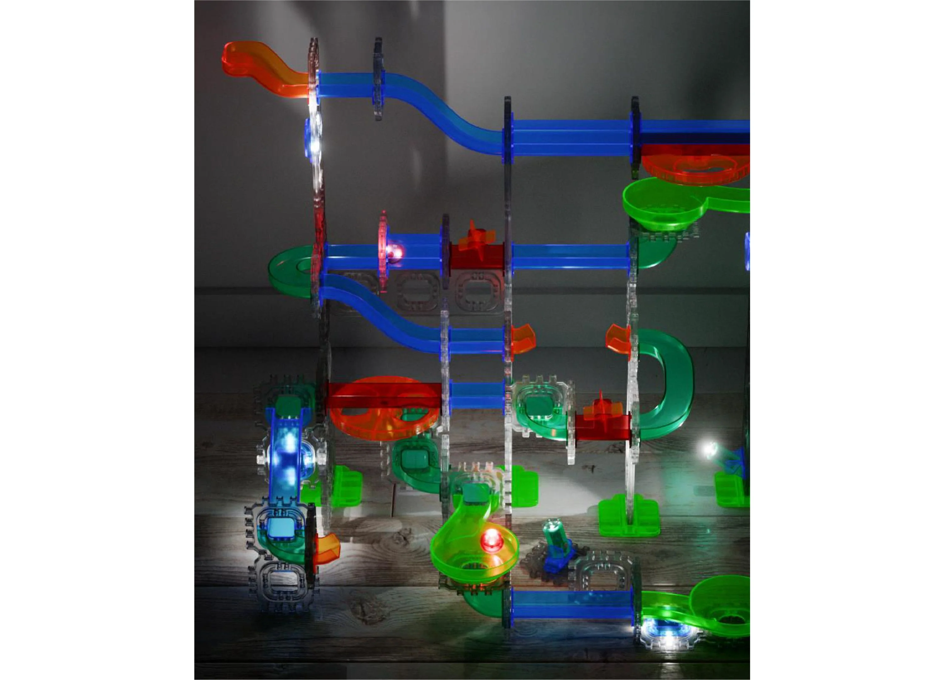 Discovery #MINDBLOWN Glow Roll Marble Run Light-Up Construction Set - Image 6