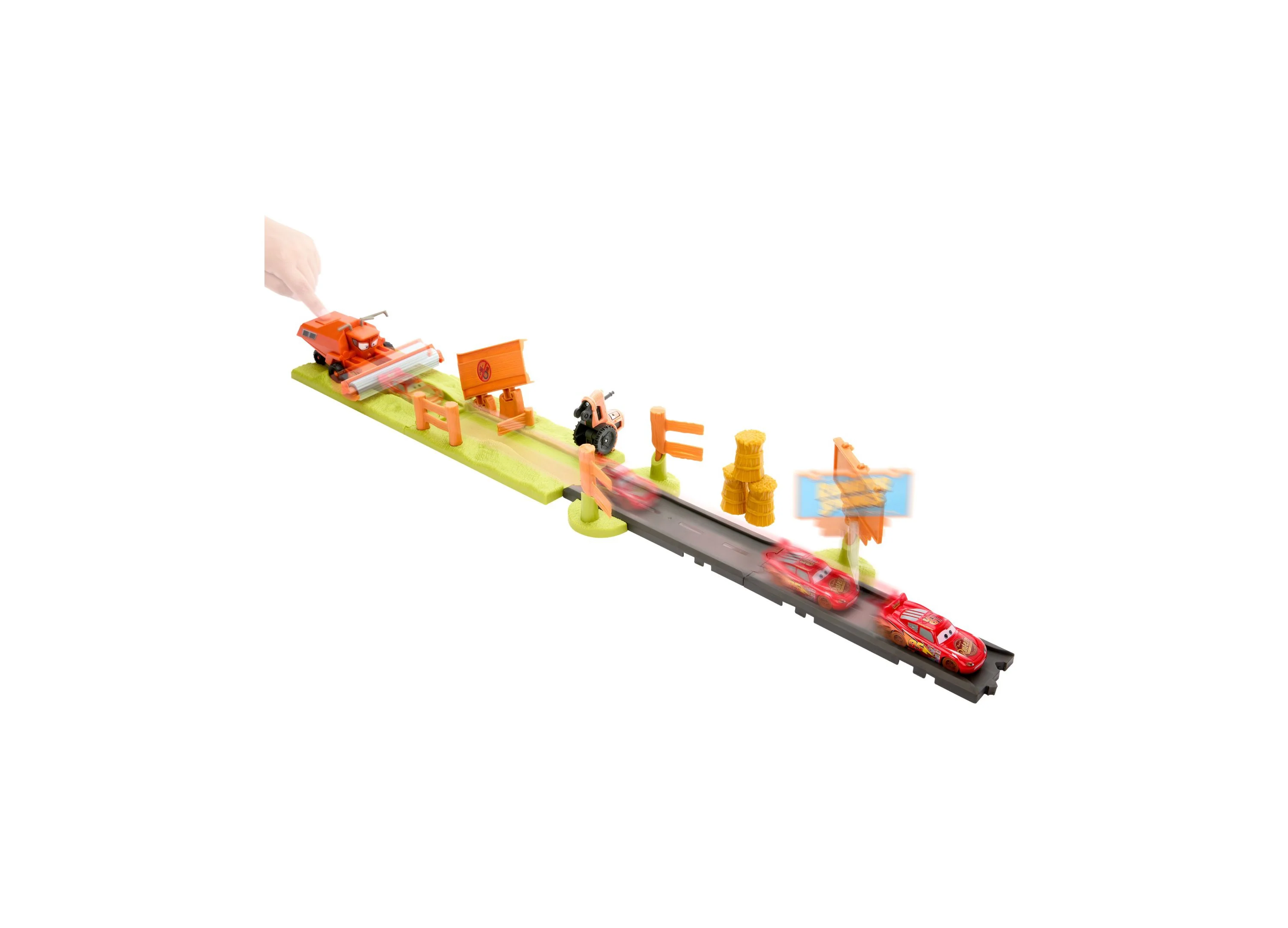 Disney and Pixar Cars Frank Escape and Stunt Race Playset - Image 3