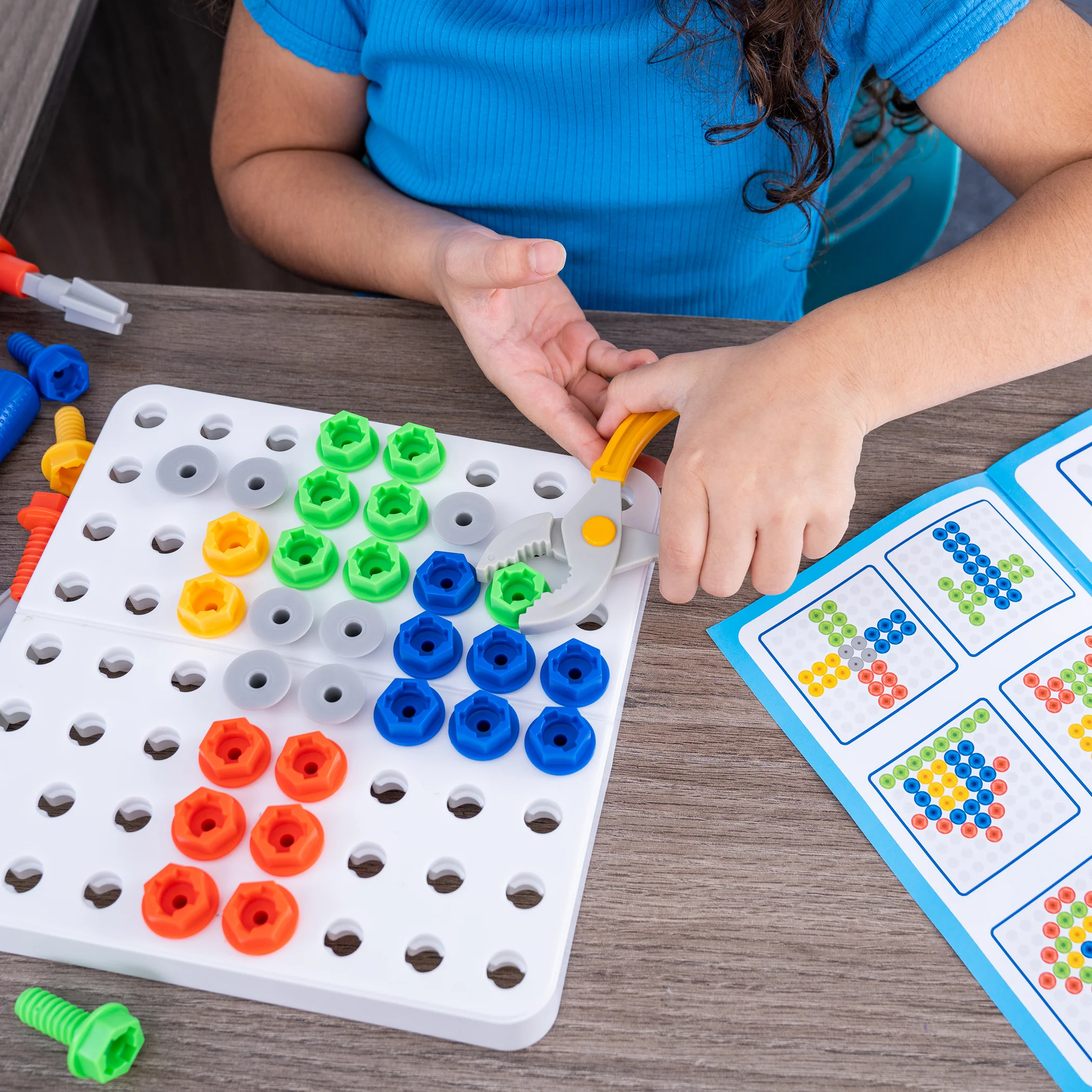 Educ “Educational Insights Design & Drill Toolbox - Vibrant STEM Toy Kit” - Image 2