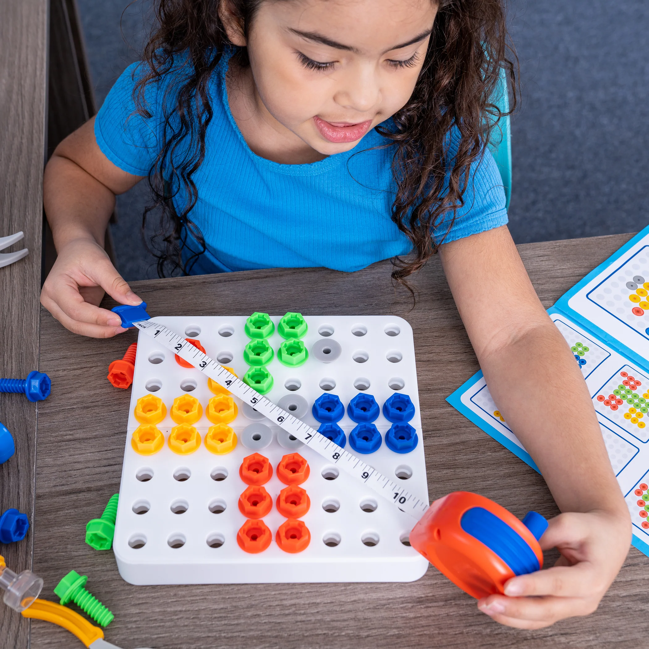 Educ “Educational Insights Design & Drill Toolbox - Vibrant STEM Toy Kit” - Image 5