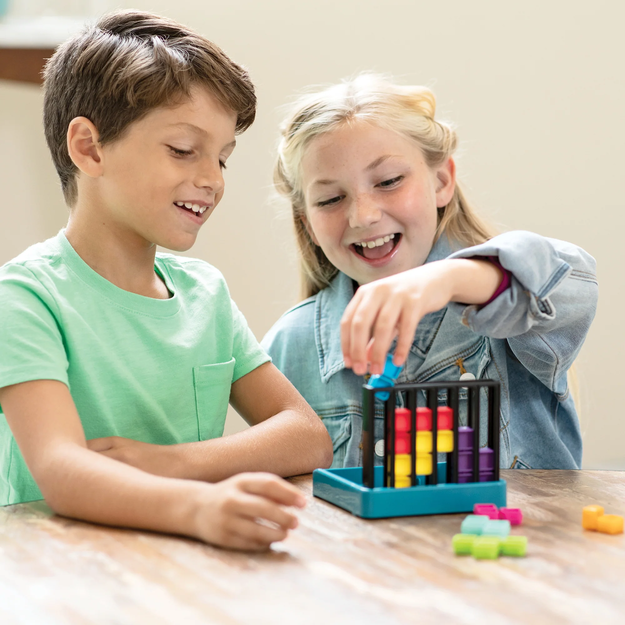 Educational Insights Kanoodle Gravity Puzzle Game - Colorful Strategy Toy - Image 4
