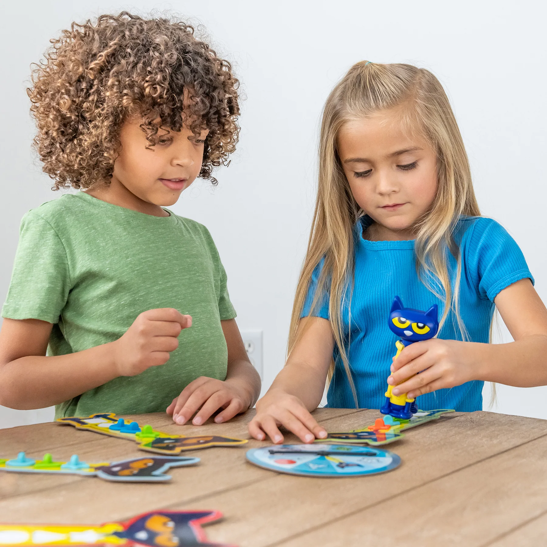 Educational Insights Pete the Cat I Love My Buttons Game - Interactive Matching Board - Image 6