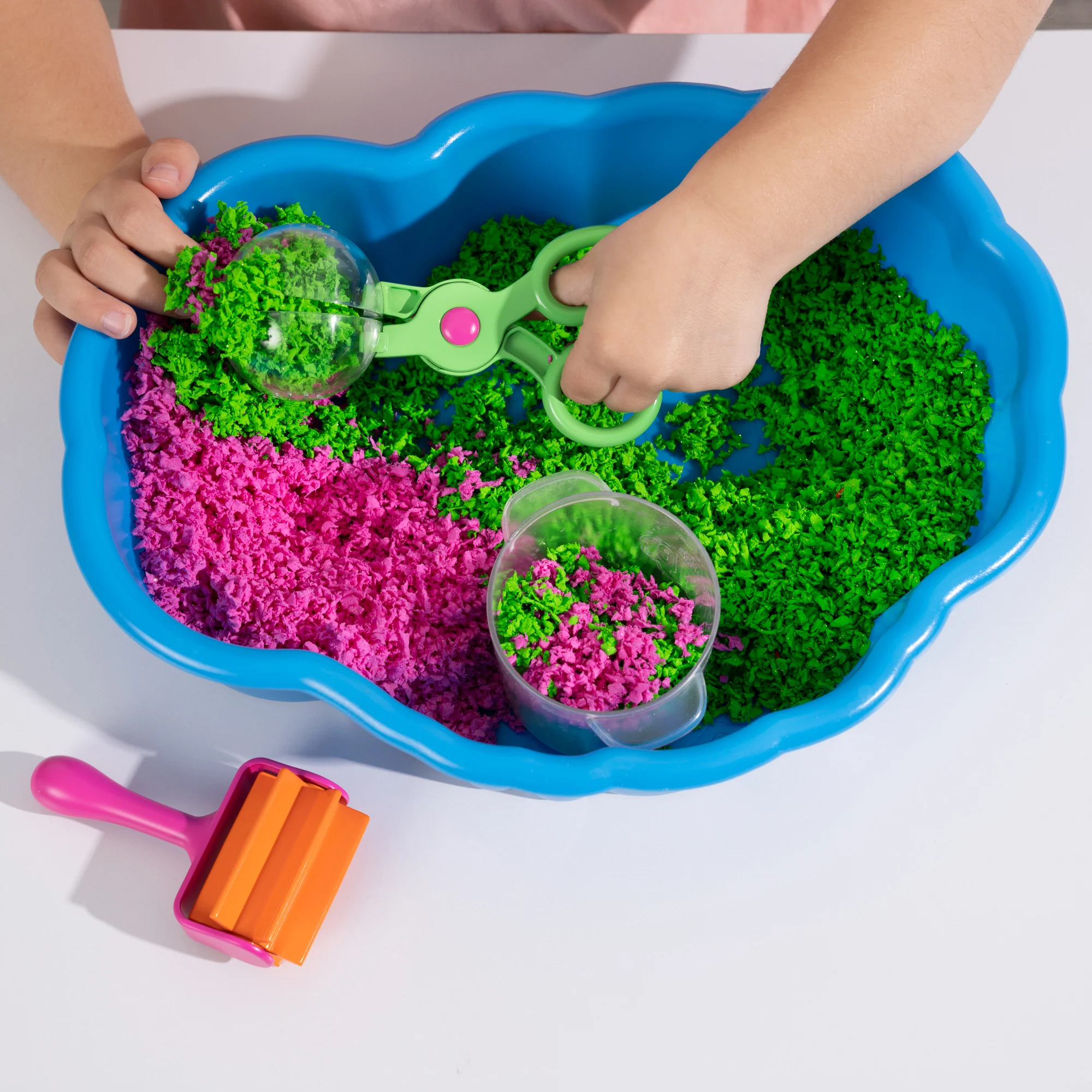 Educational Insights Playfoam® Pluffle™ Sensory Station - Image 2