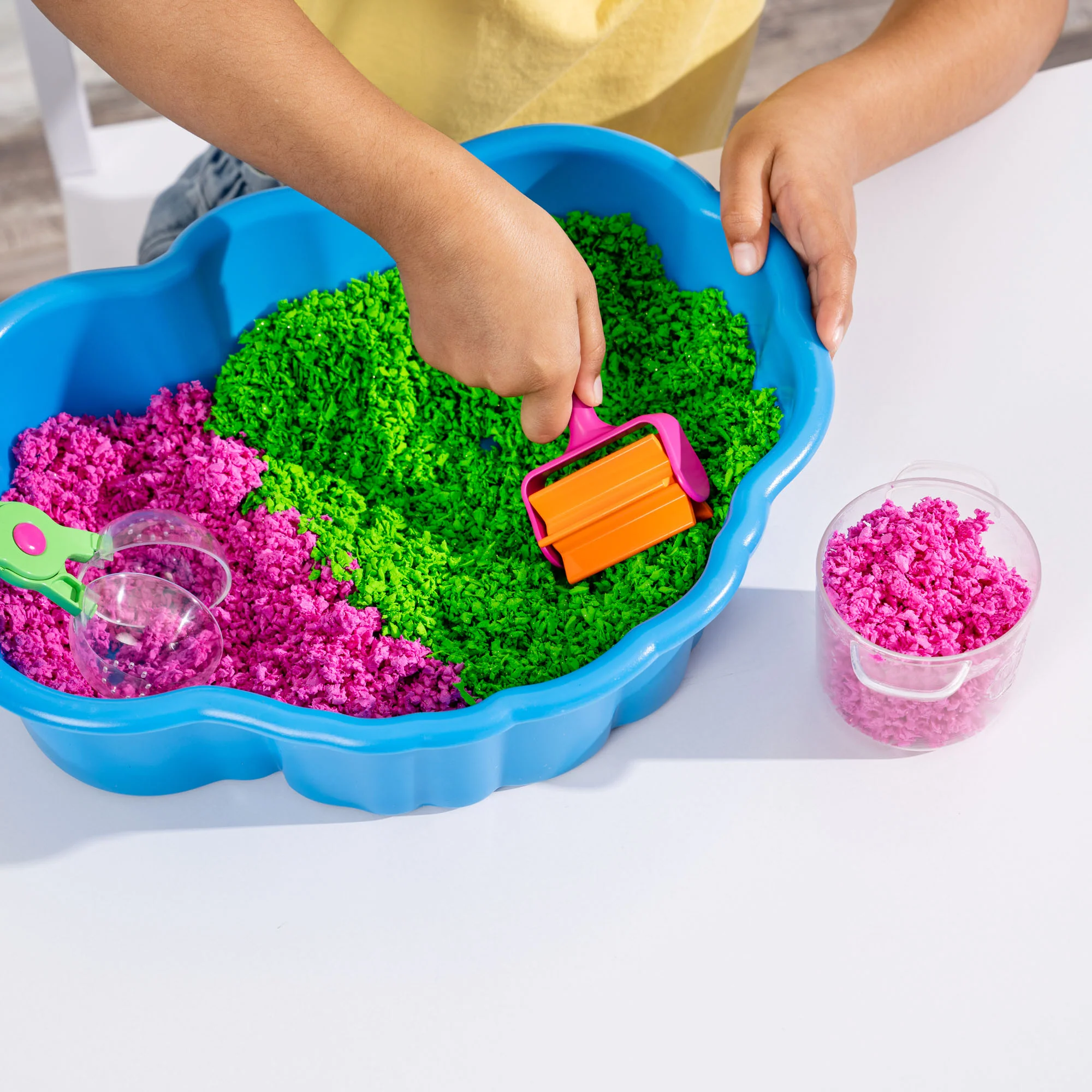 Educational Insights Playfoam® Pluffle™ Sensory Station - Image 3