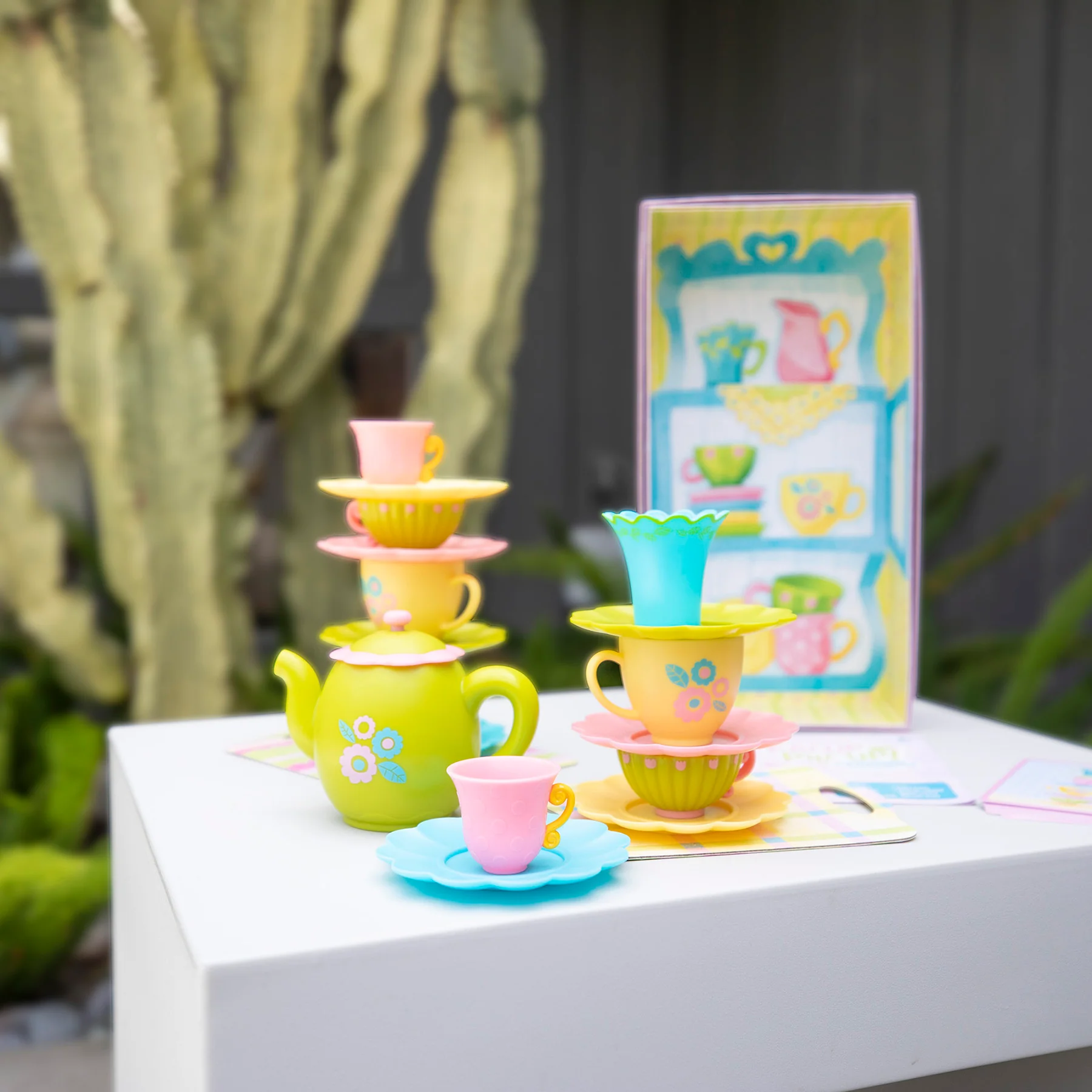 Educational Insights Teacup Pile-Up! Relay Race Game - Image 5