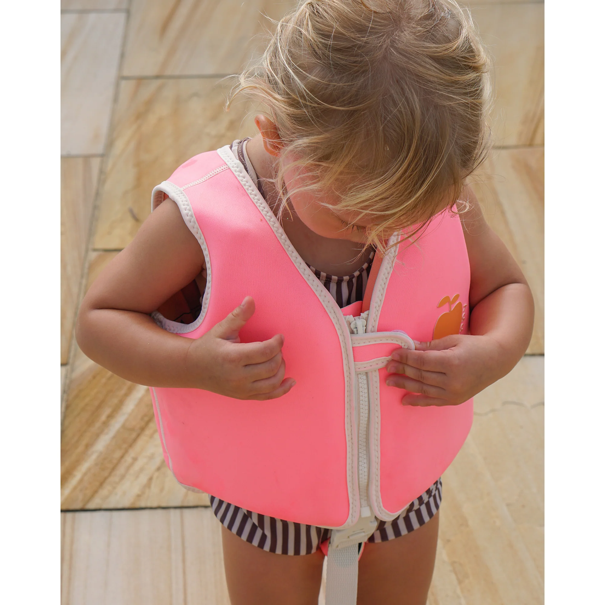 Sunnylife Poppy The Peach Float Vest - Image 5