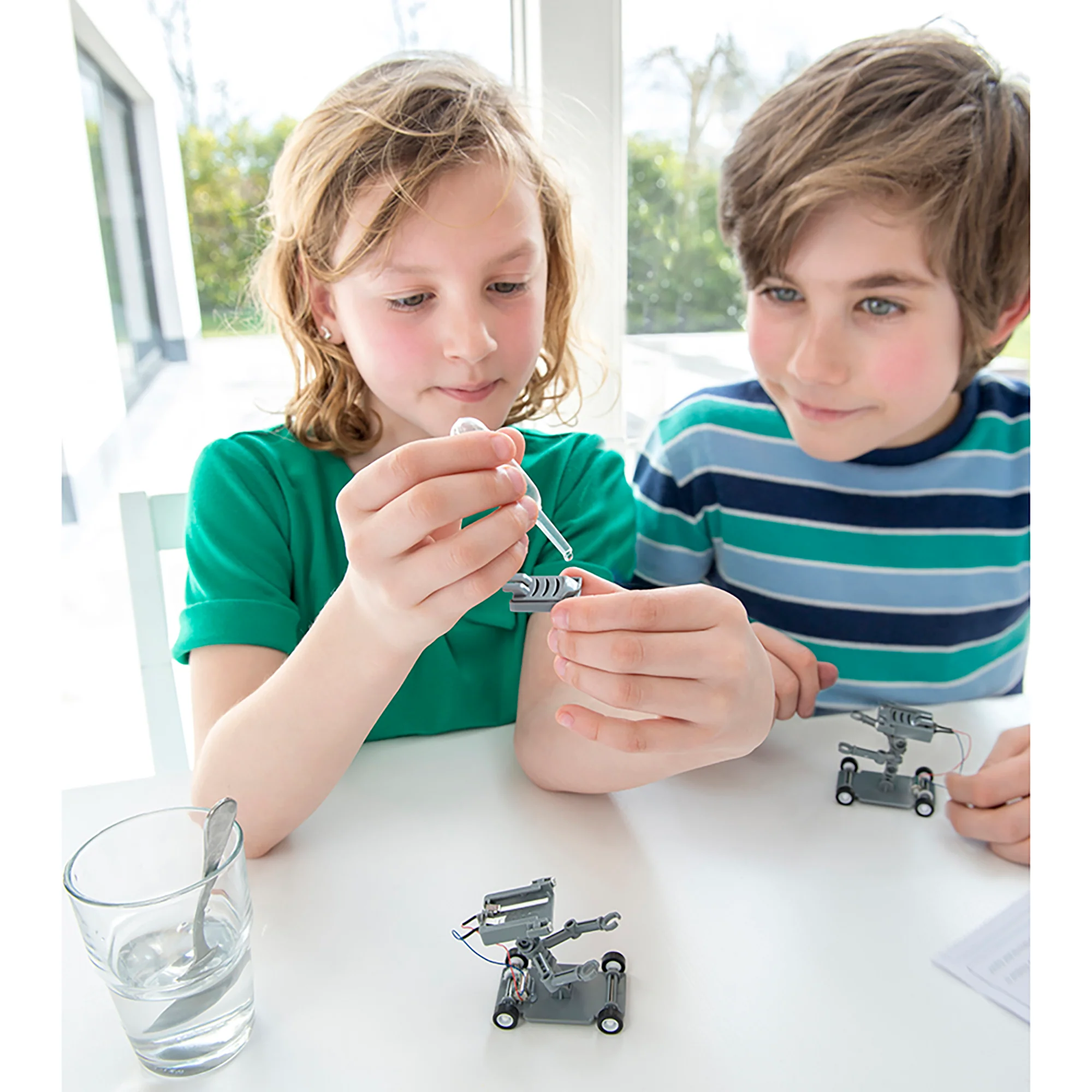 4M Green Science Salt-Powered Robot STEM Building Kit - Image 5