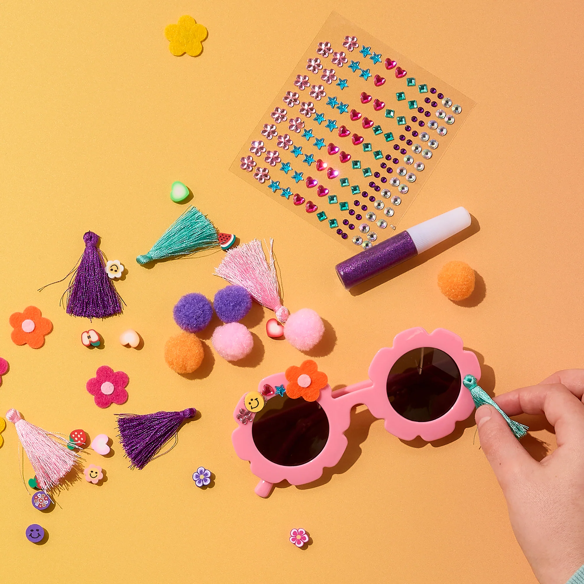 Journey Of Something Decorate Your Own Flower Sunglasses Craft Kit - Image 3