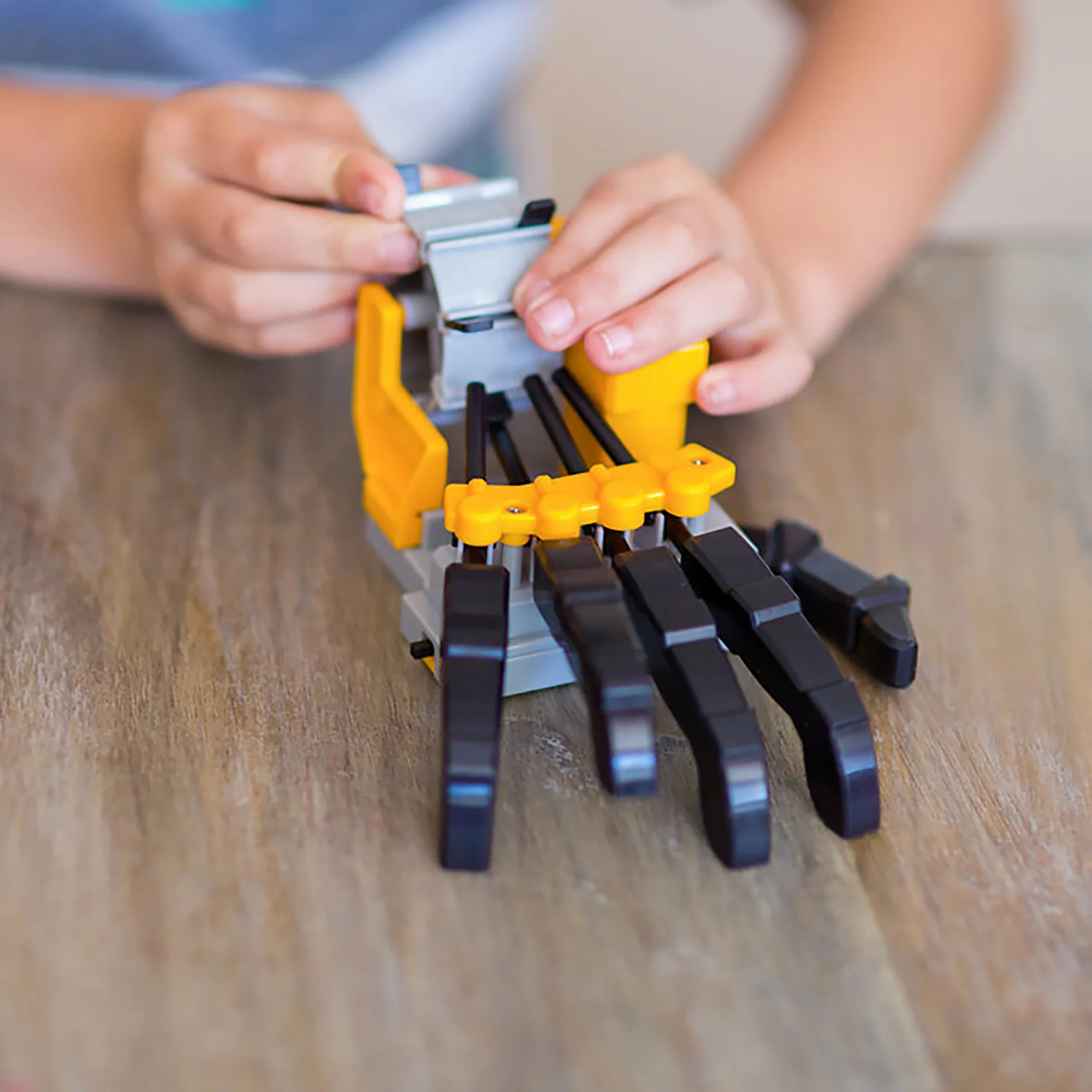 KidzRobotix Motorized Robot Hand STEM Building Kit - Image 5