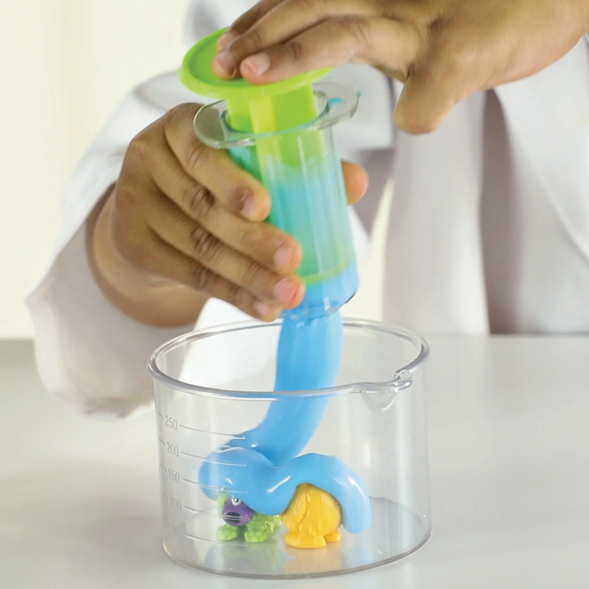 Learning Resources Beaker Creatures Alien Experiment Lab Science Kit - Image 6