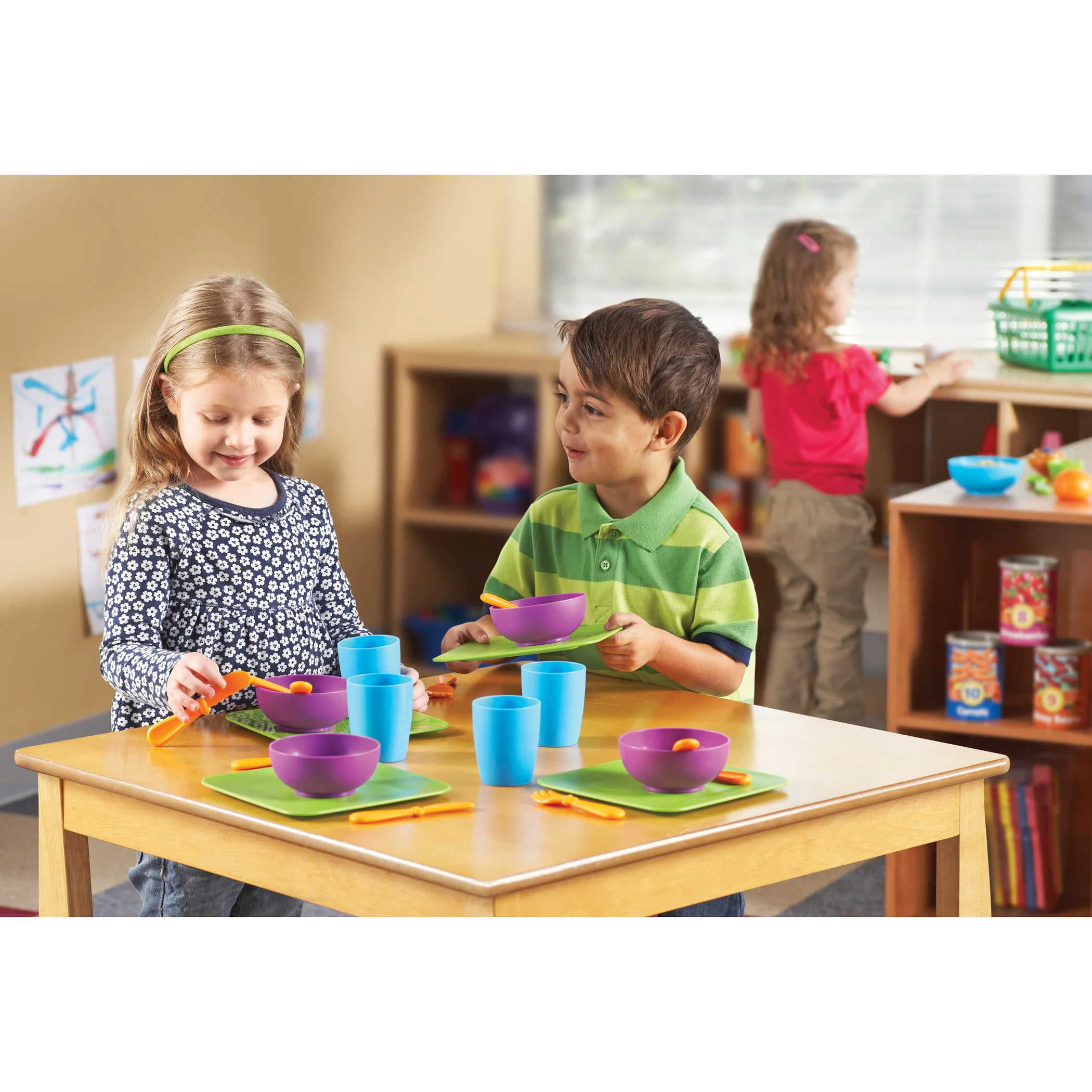 Learning Resources 24-Piece New Sprouts Serve it! Dish Set - Image 3