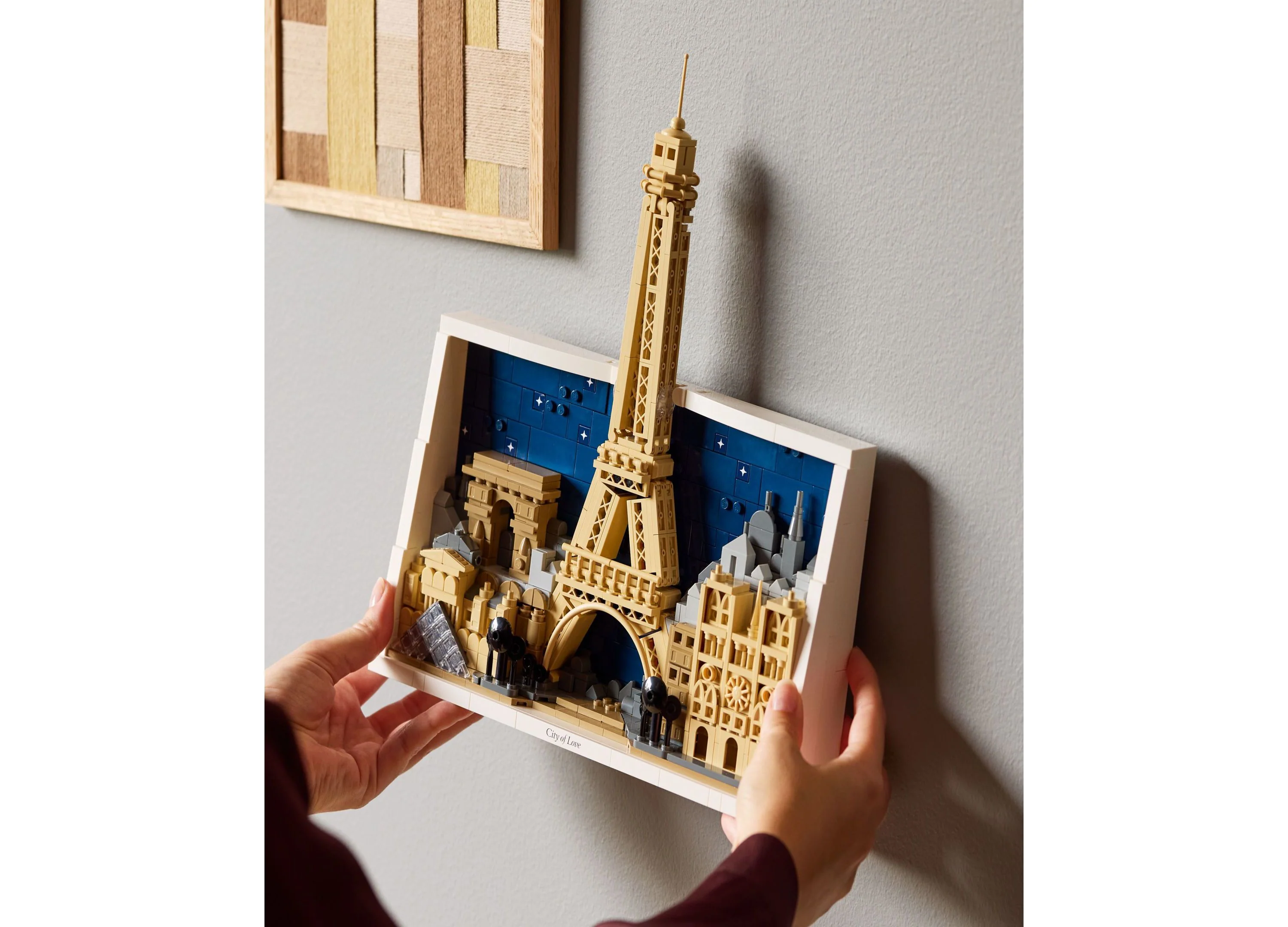 LEGO Architecture Paris - 958-Piece City of Love Building Set 21064 - Image 5