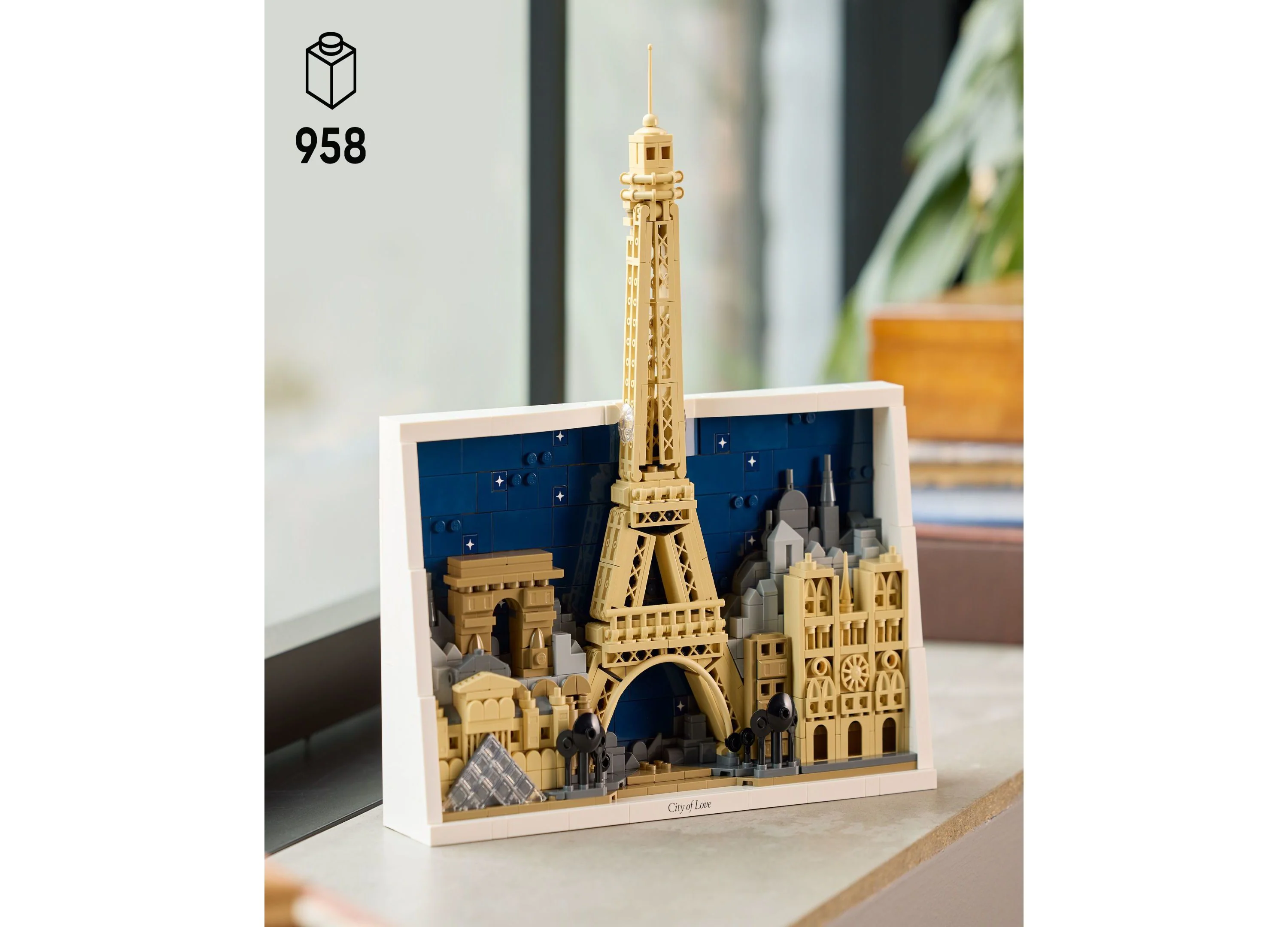 LEGO Architecture Paris - 958-Piece City of Love Building Set 21064 - Image 6