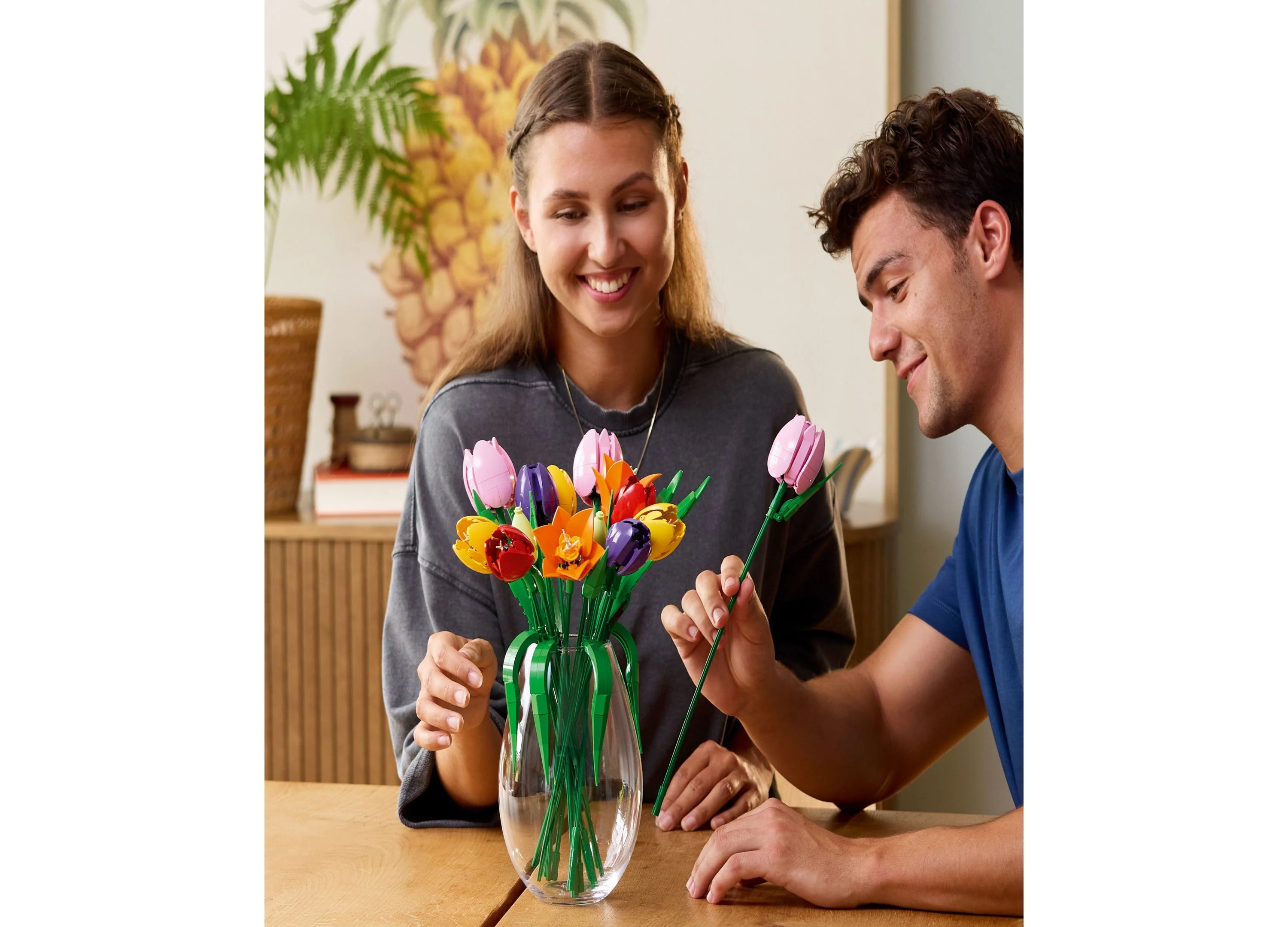 LEGO Botanicals Tulip Bouquet Flower Decor Building Kit, 576 Pieces - Image 5
