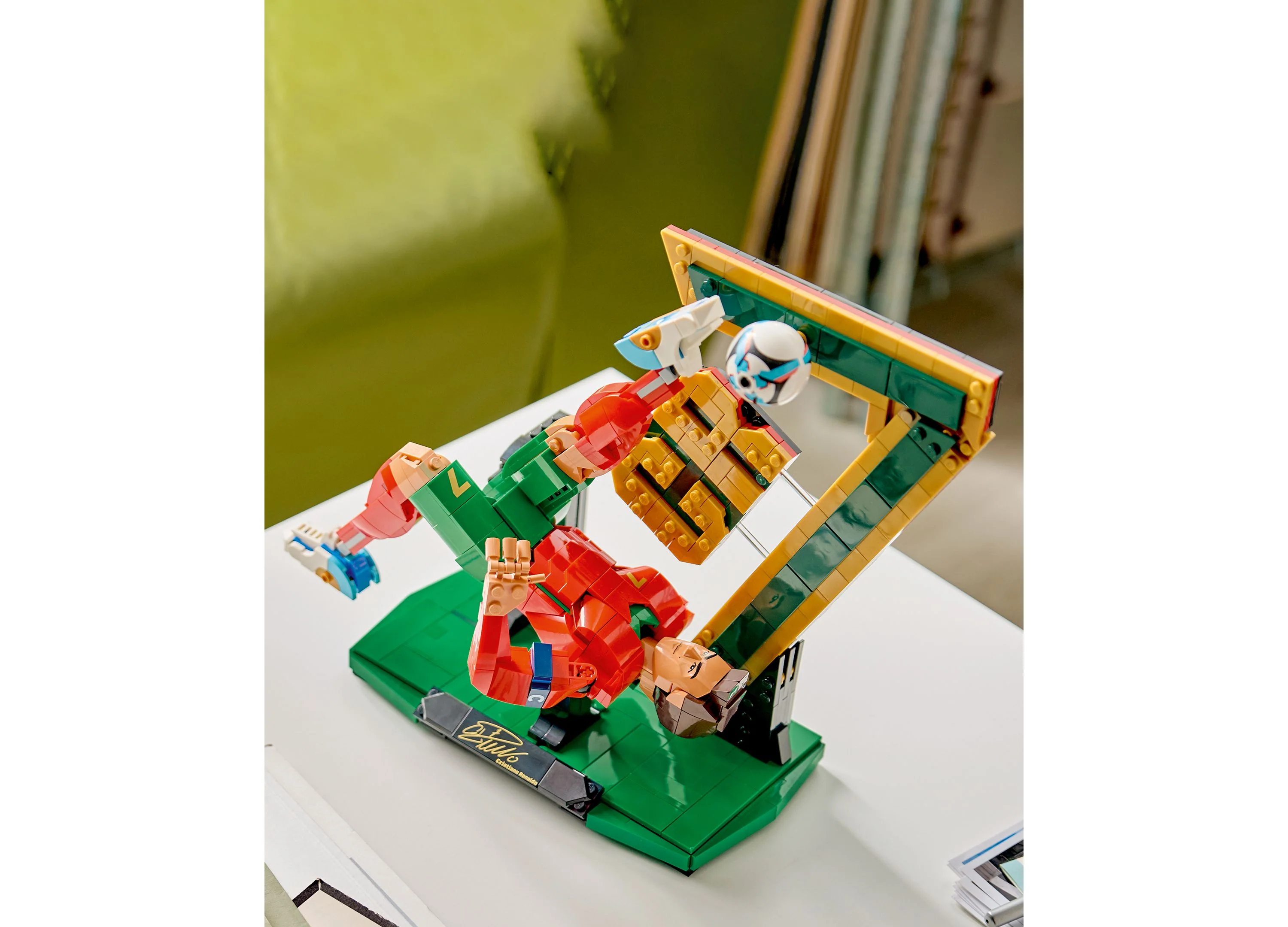 LEGO Editions Cristiano Ronaldo Soccer Legend Building Set, 854 Pieces - Image 2