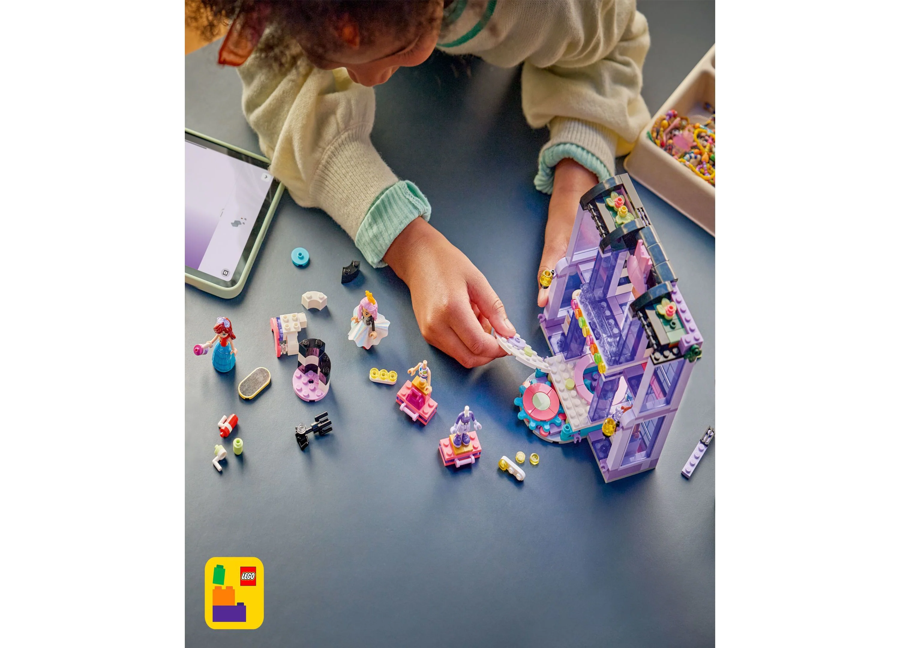 LEGO Friends Heartlake City 410-Piece Fashion Show Building Kit - 42685 - Image 4