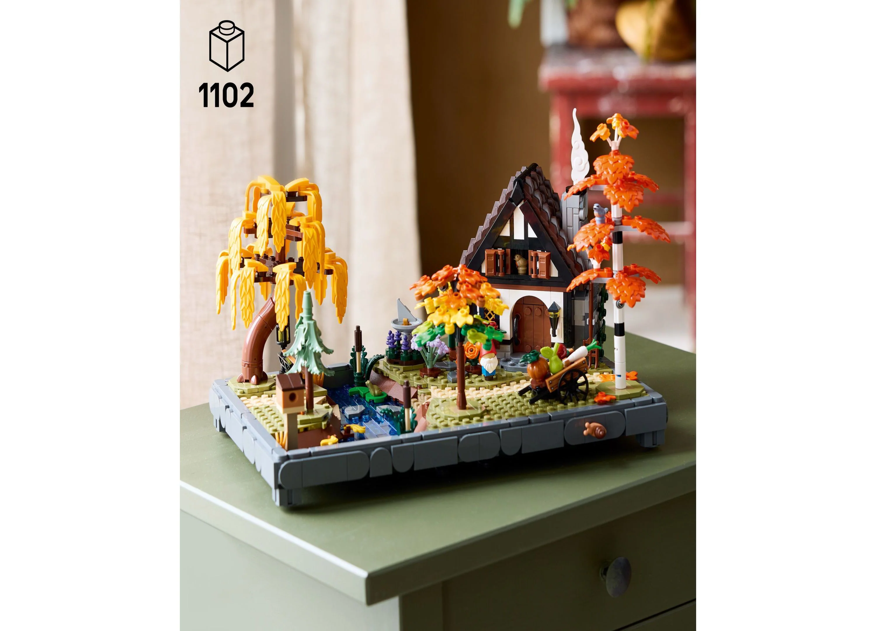 LEGO Icons Autumn Cottage Garden Building Set 11372 - 1102 Pieces - Image 2