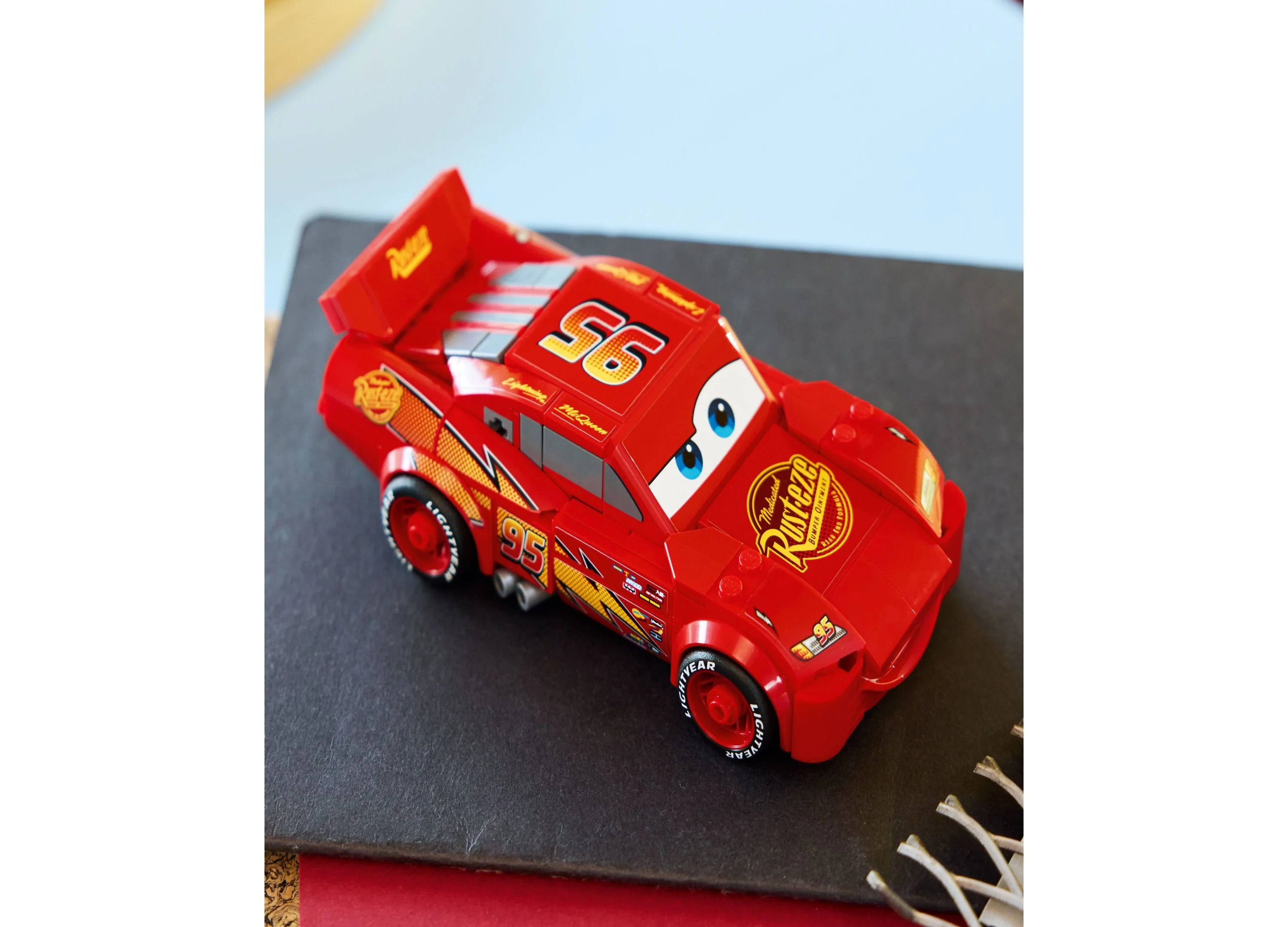 LEGO Speed Champions Lightning McQueen 270-Piece Disney Pixar Car Model Kit - Image 7