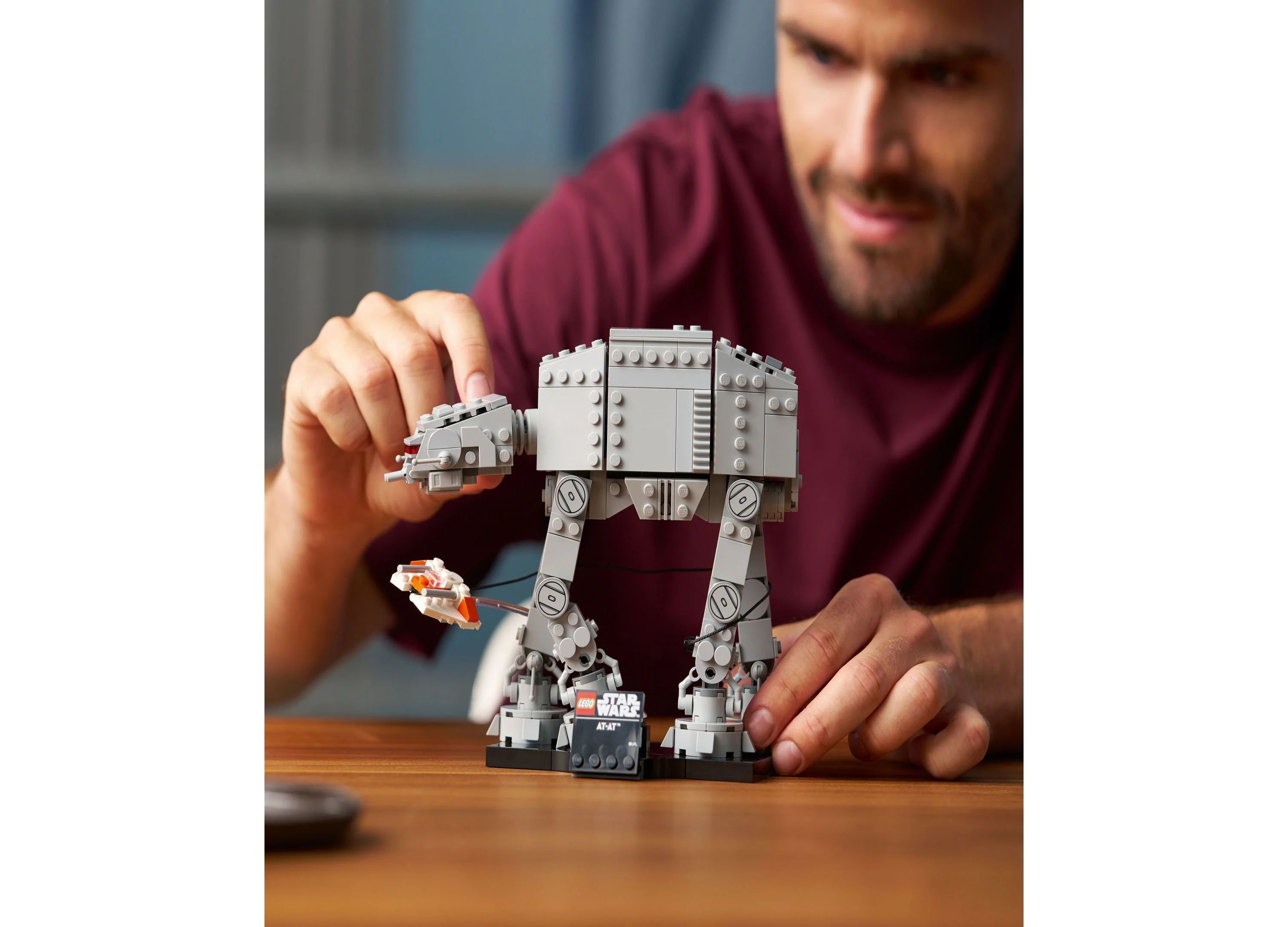 LEGO Star Wars AT-AT Walker Battle of Hoth Building Set, 525 Pieces - Image 3