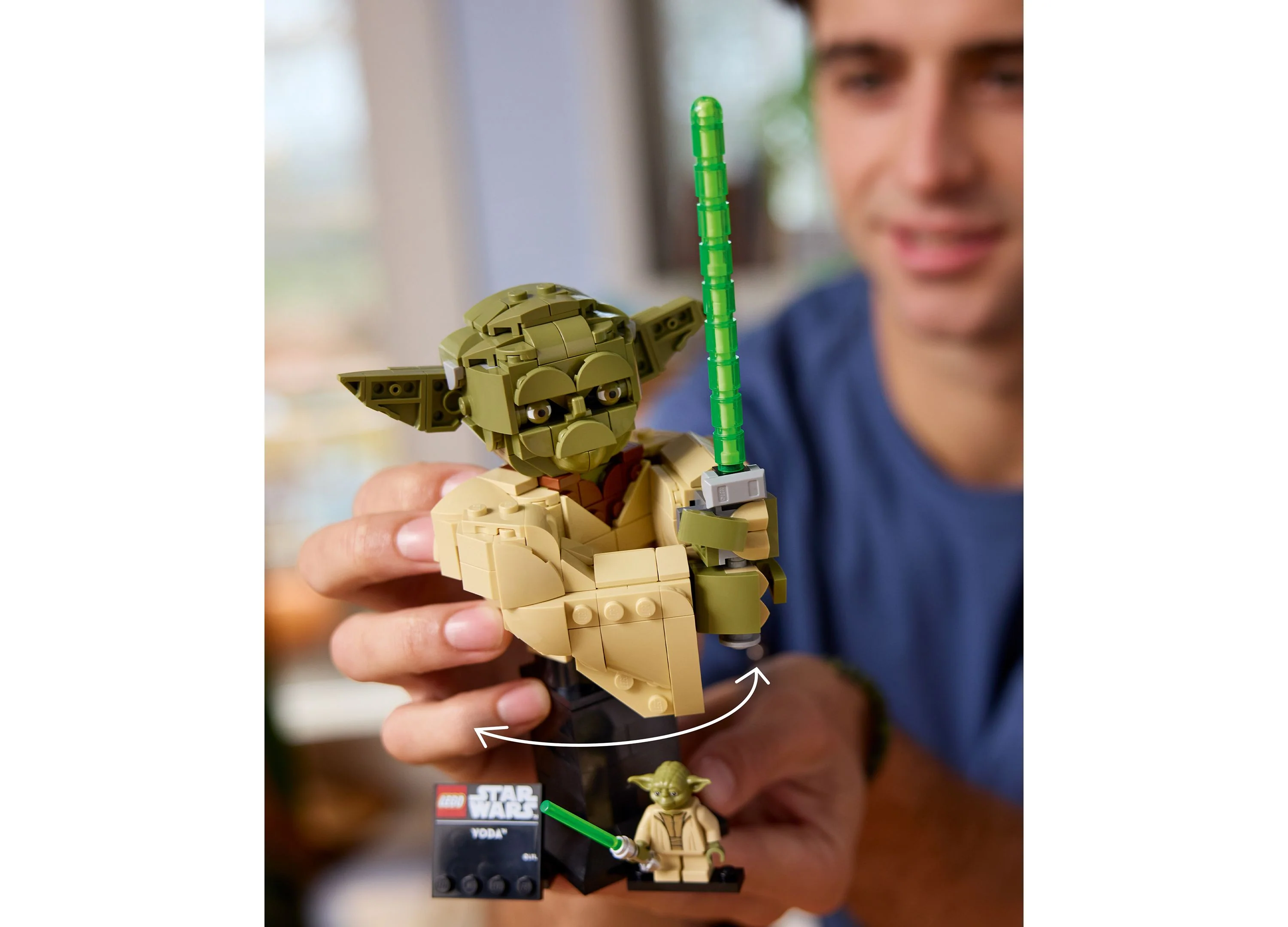 LEGO Star Wars Yoda Bust Building Set - 399 Pieces - Image 4