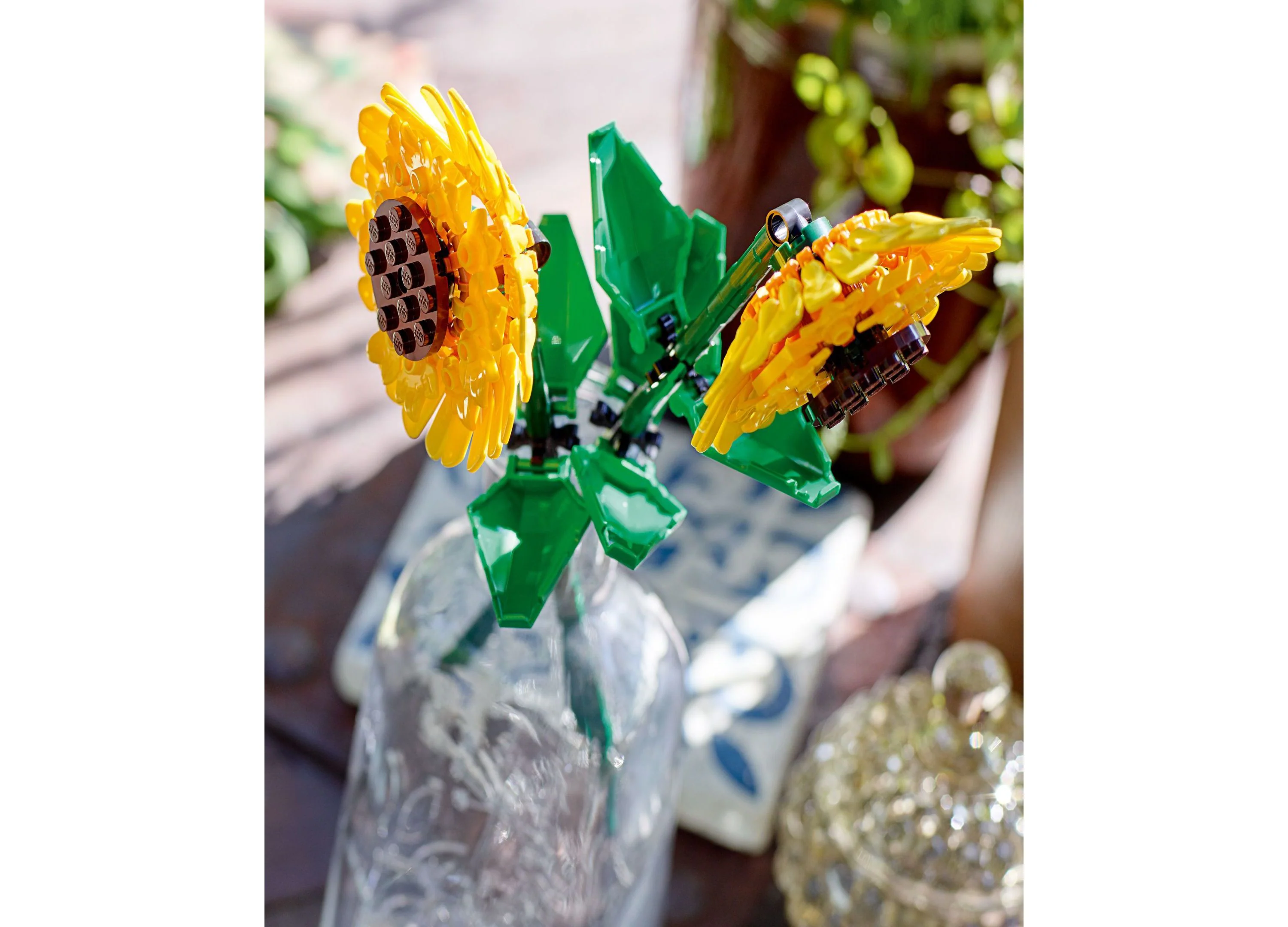 LEGO Sunflowers Building Set - 191 Pieces - Image 2