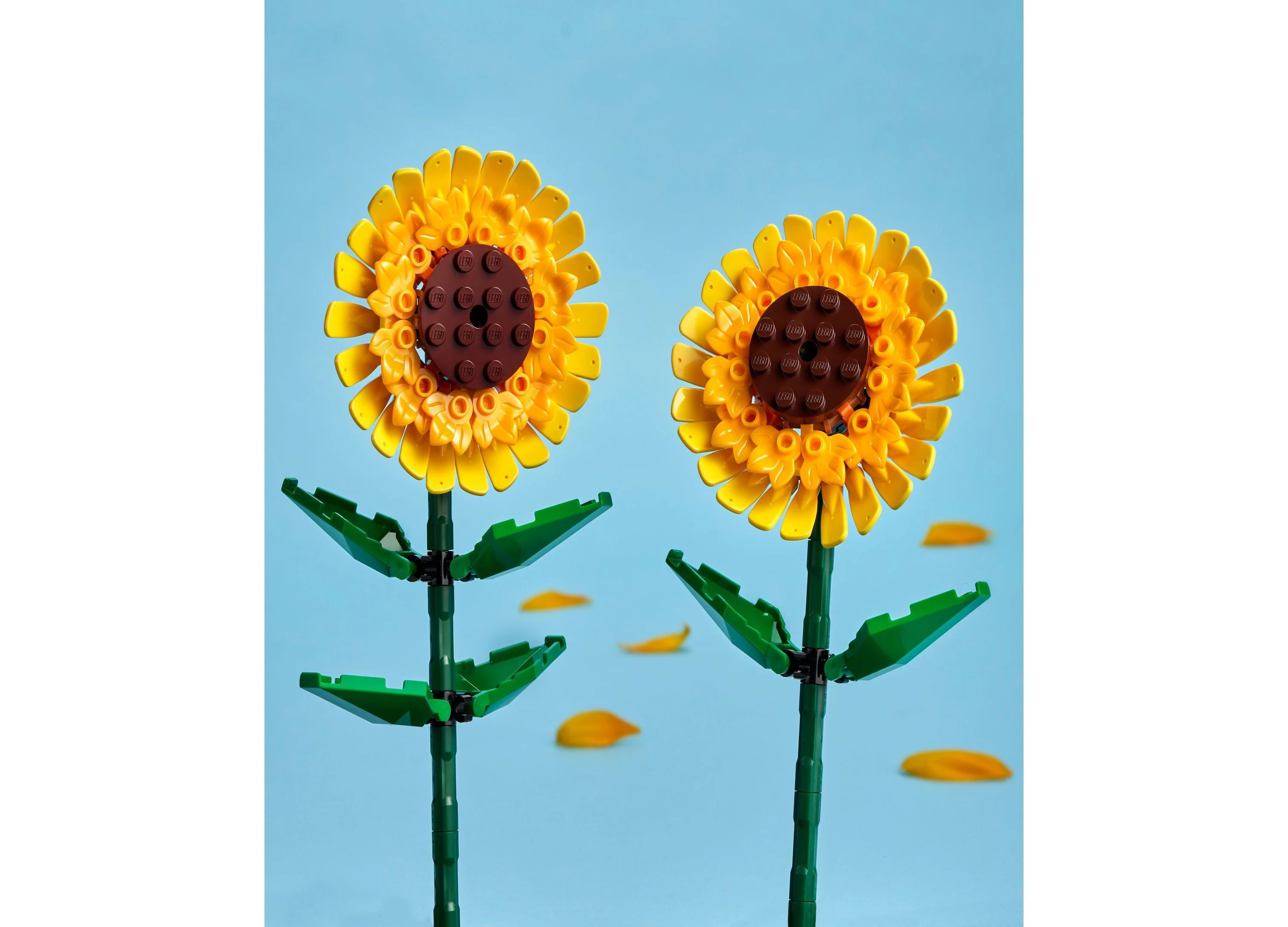 LEGO Sunflowers Building Set - 191 Pieces - Image 6