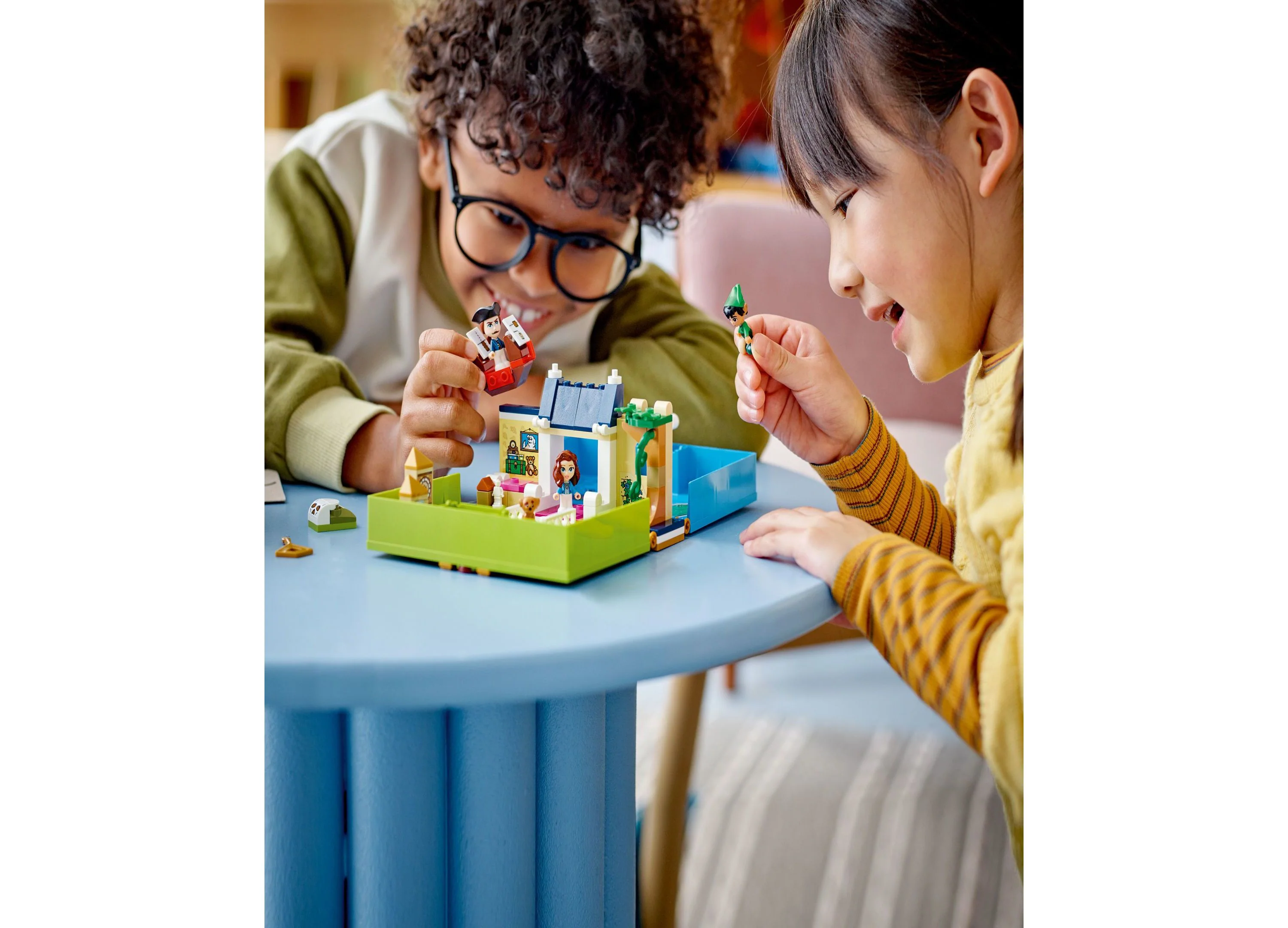 LEGO Disney Peter Pan & Wendy's Storybook Adventure Building Set 43220 - 111 Pieces - Image 3