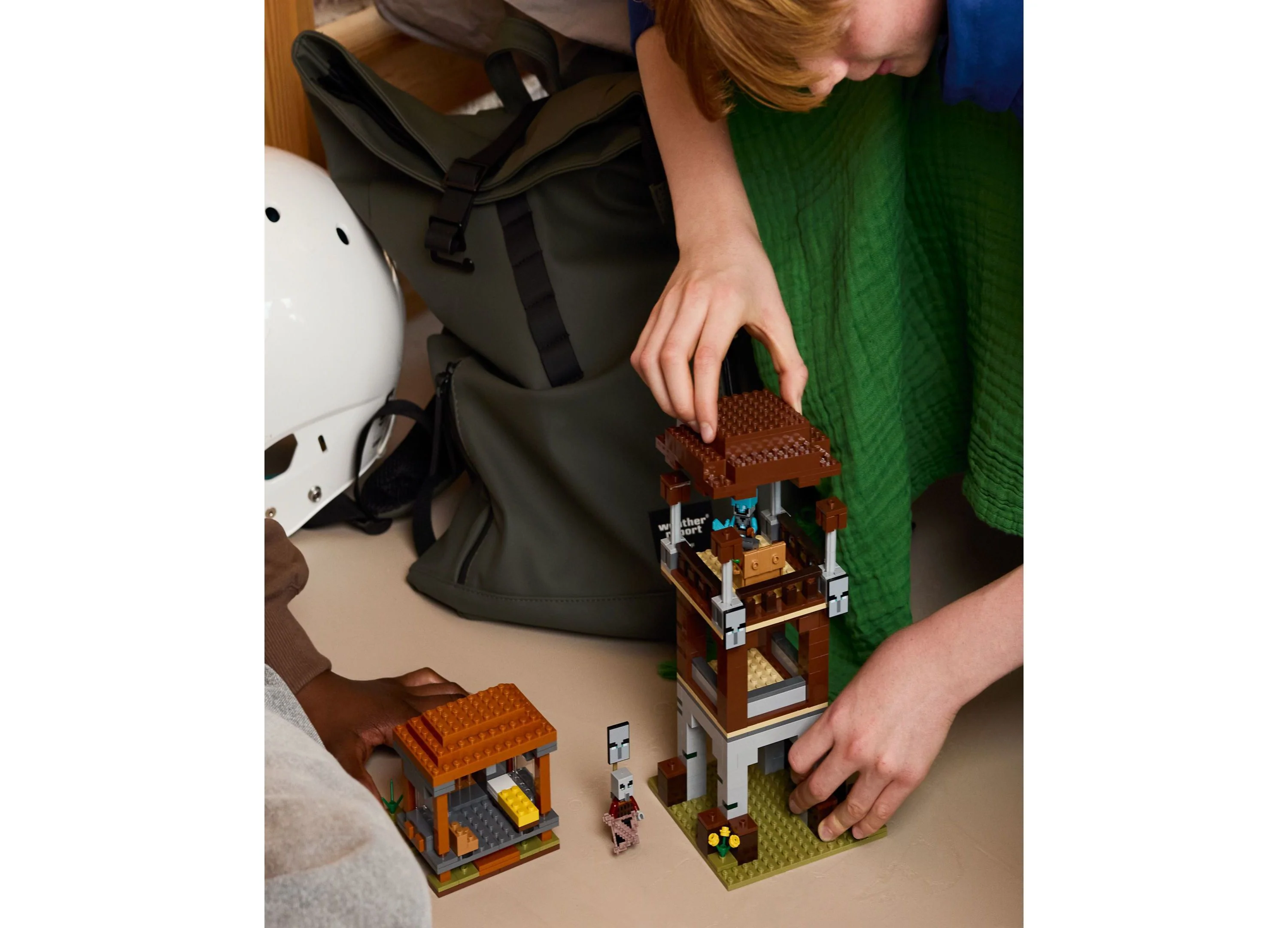 LEGO Minecraft The Pillager Outpost and Ravager Set 665 Pieces - Image 3