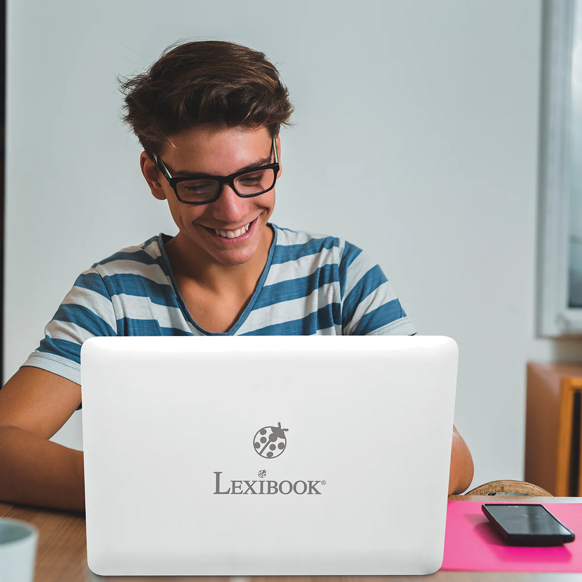 LEXIBOOK LAPTAB® 10 : Android-powered laptop with 10" touch screen for the whole family including educational and fun content and parental control. - Image 2