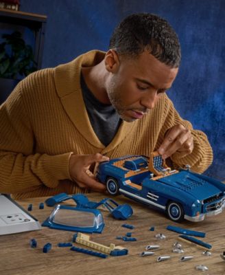 Mattel Brick Shop Hot Wheels Mercedes-Benz 300 SL Collector's Edition Building Set - 1600 Pieces - Image 4