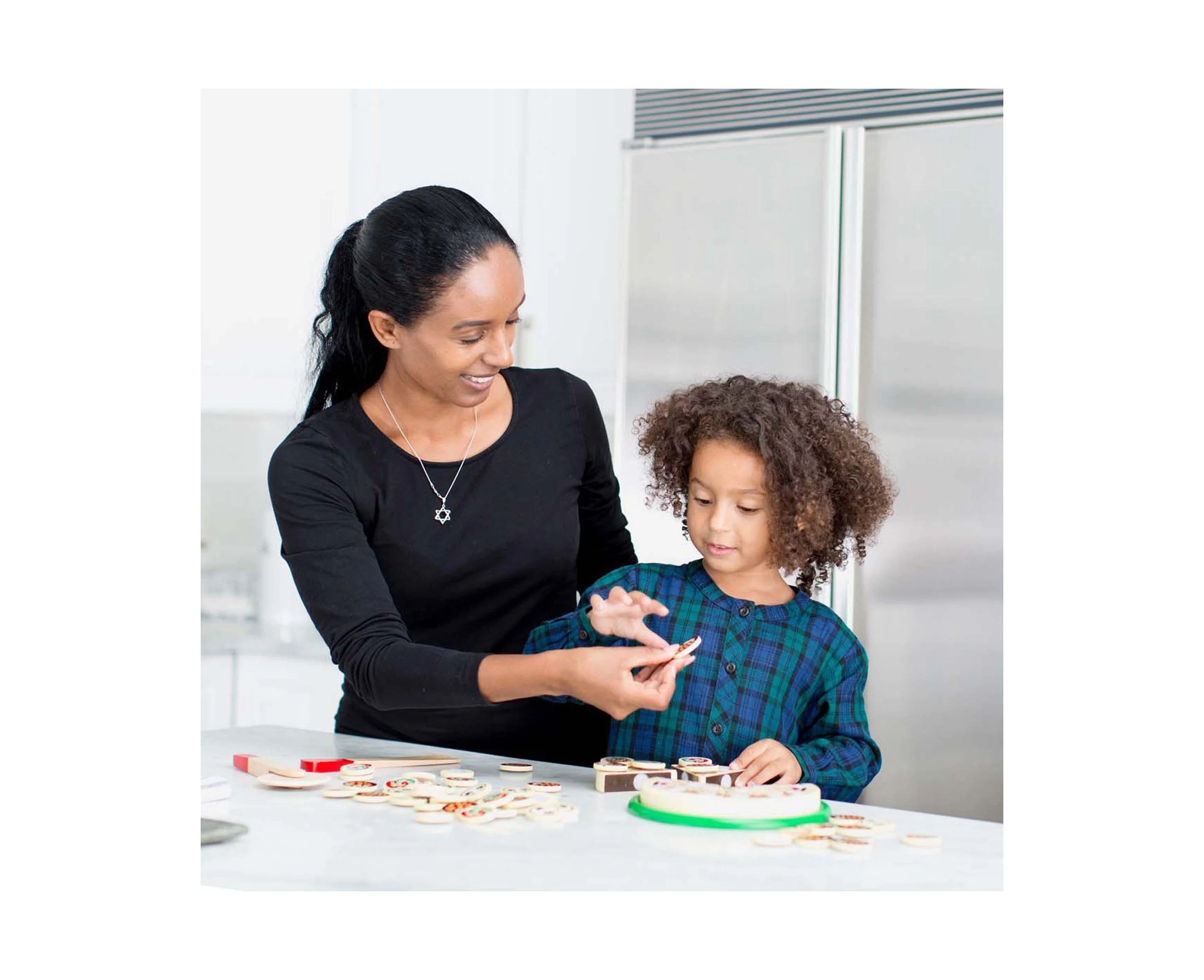 Melissa & Doug Pizza Party Wooden Play Food Set with Toppings - Image 2