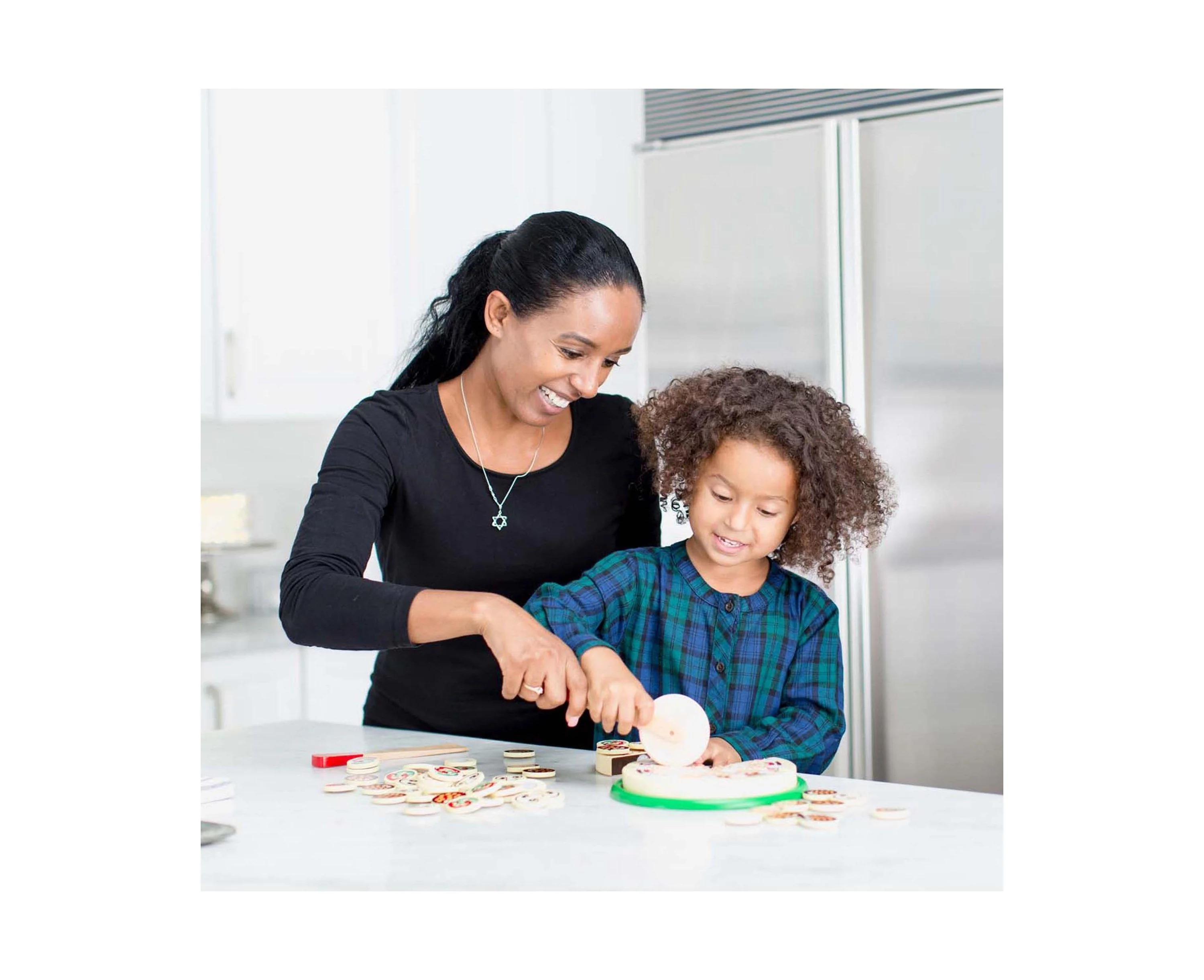 Melissa & Doug Pizza Party Wooden Play Food Set with Toppings - Image 5