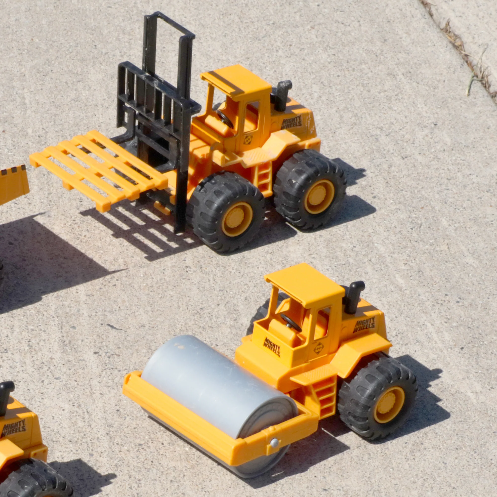 Mighty Wheels Construction Duo Set - 7" Roller & Forklift Play Vehicles - Image 4