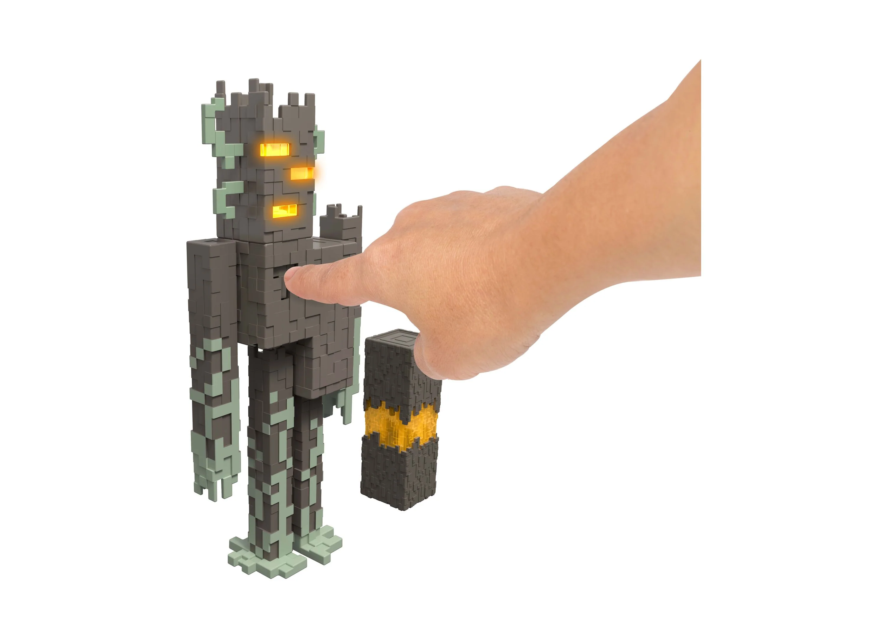 Minecraft The Creaking 8-Inch Action Figure With Interactive Lights, Sounds & Accessory - Image 3