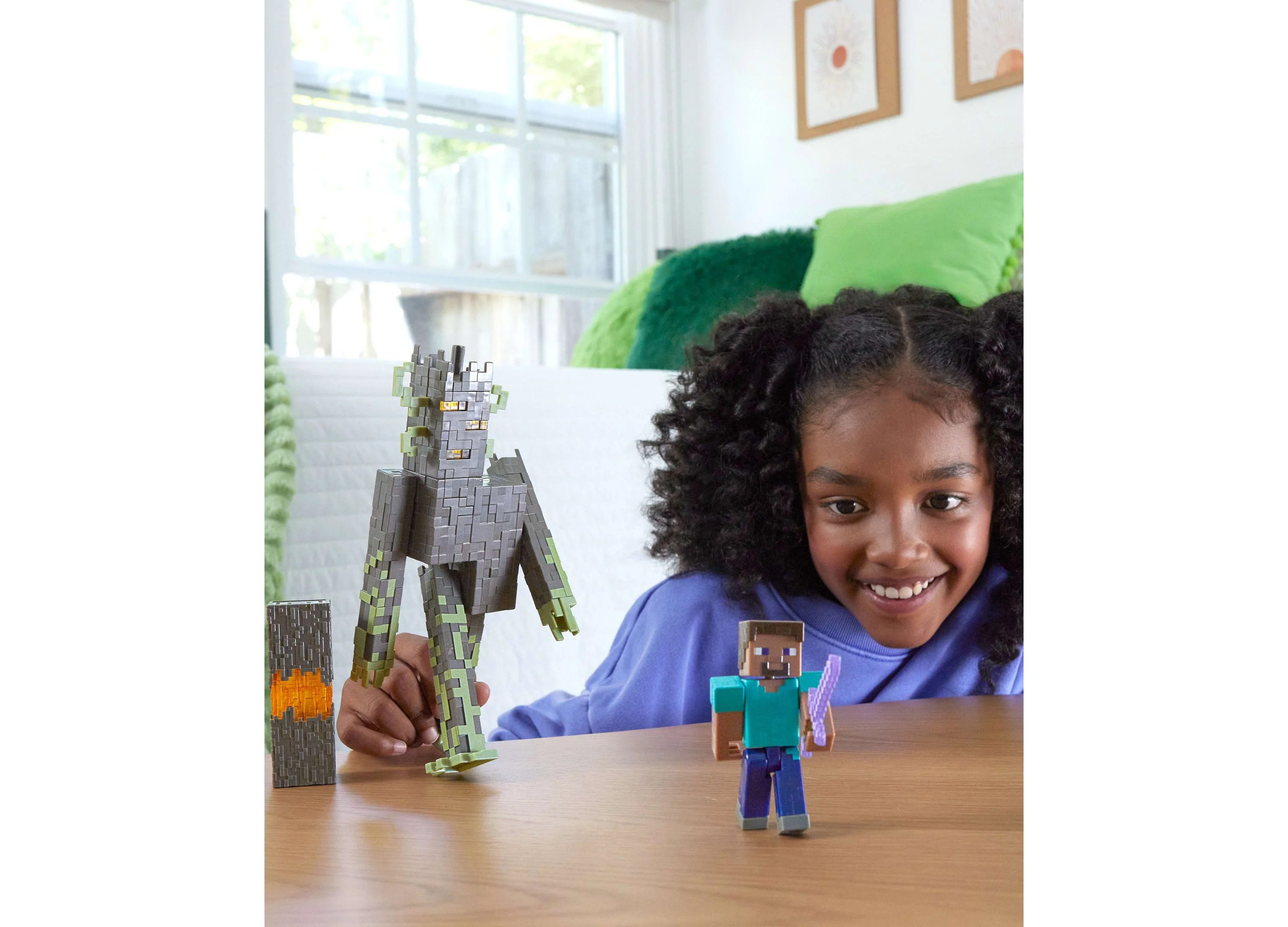 Minecraft The Creaking 8-Inch Action Figure With Interactive Lights, Sounds & Accessory - Image 6