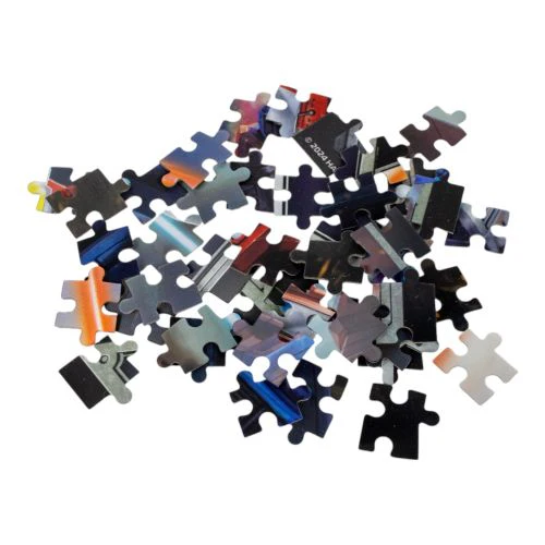 Optimus Prime 500pc Jigsaw Puzzle in Collectible Tin - Image 3