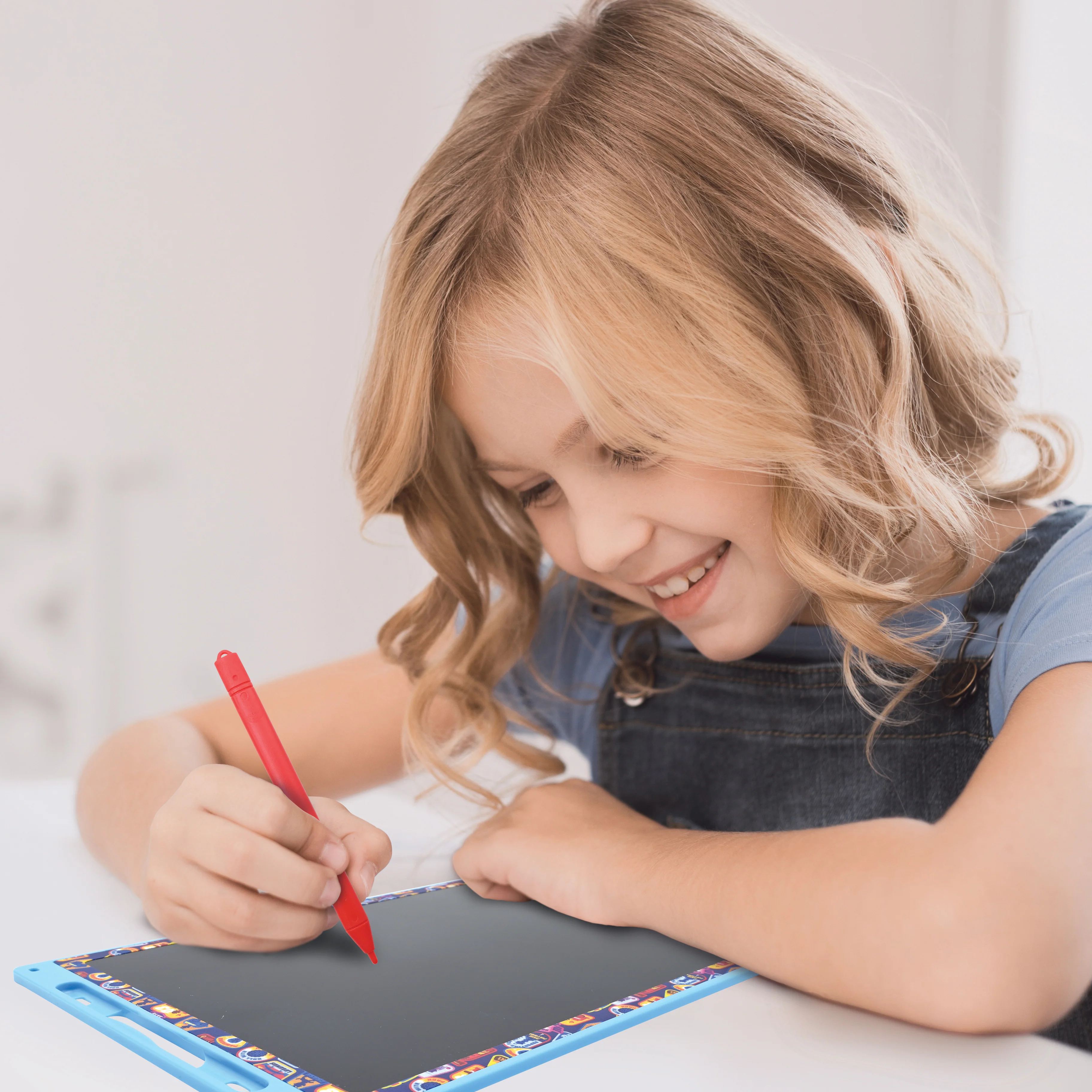Paw Patrol 11’’ multicolor learning drawing E-ink tablet with stencils - Image 4