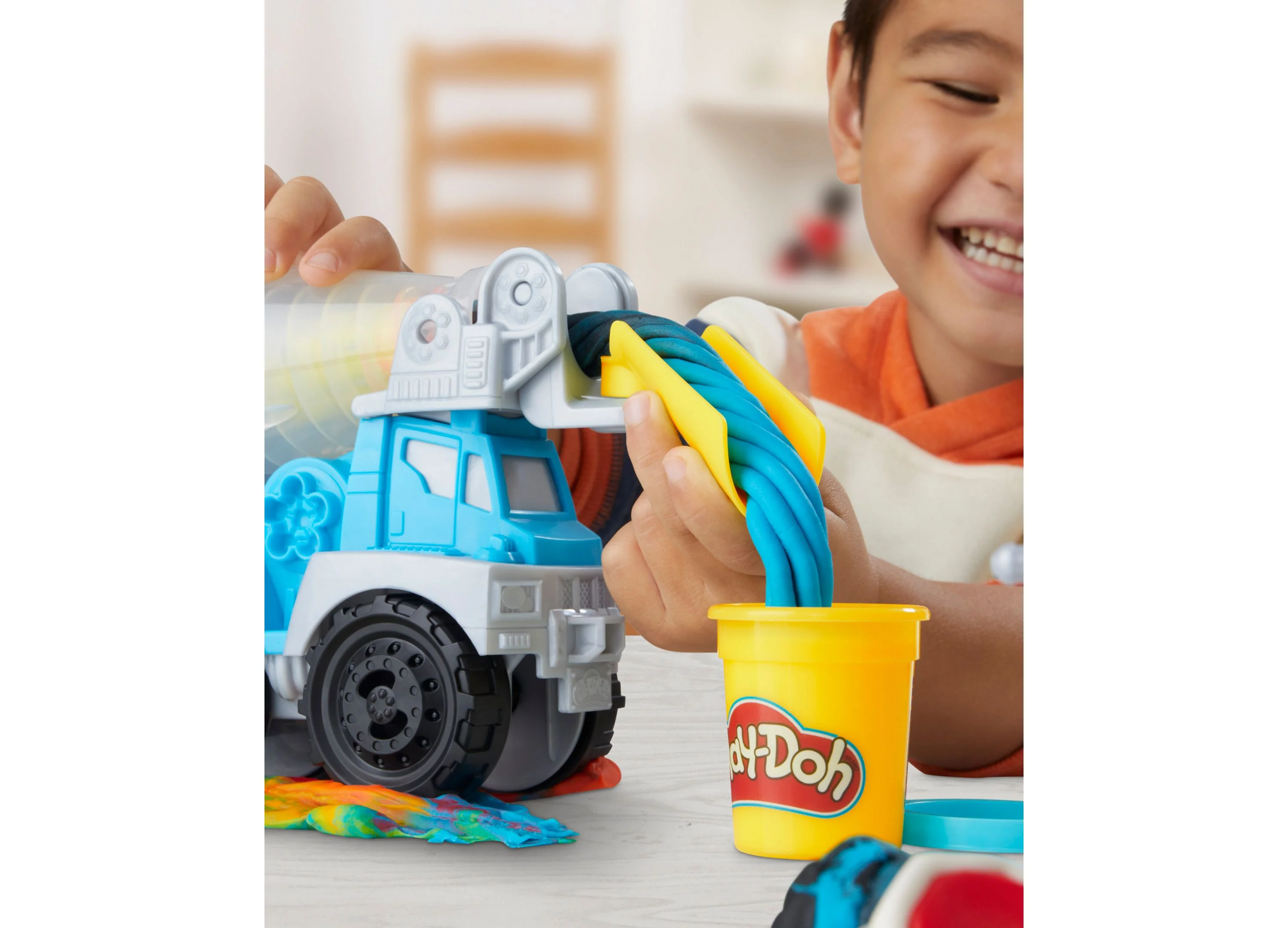 Play-Doh Road Work Fun Playset with Cement Mixer and Accessories - Image 4