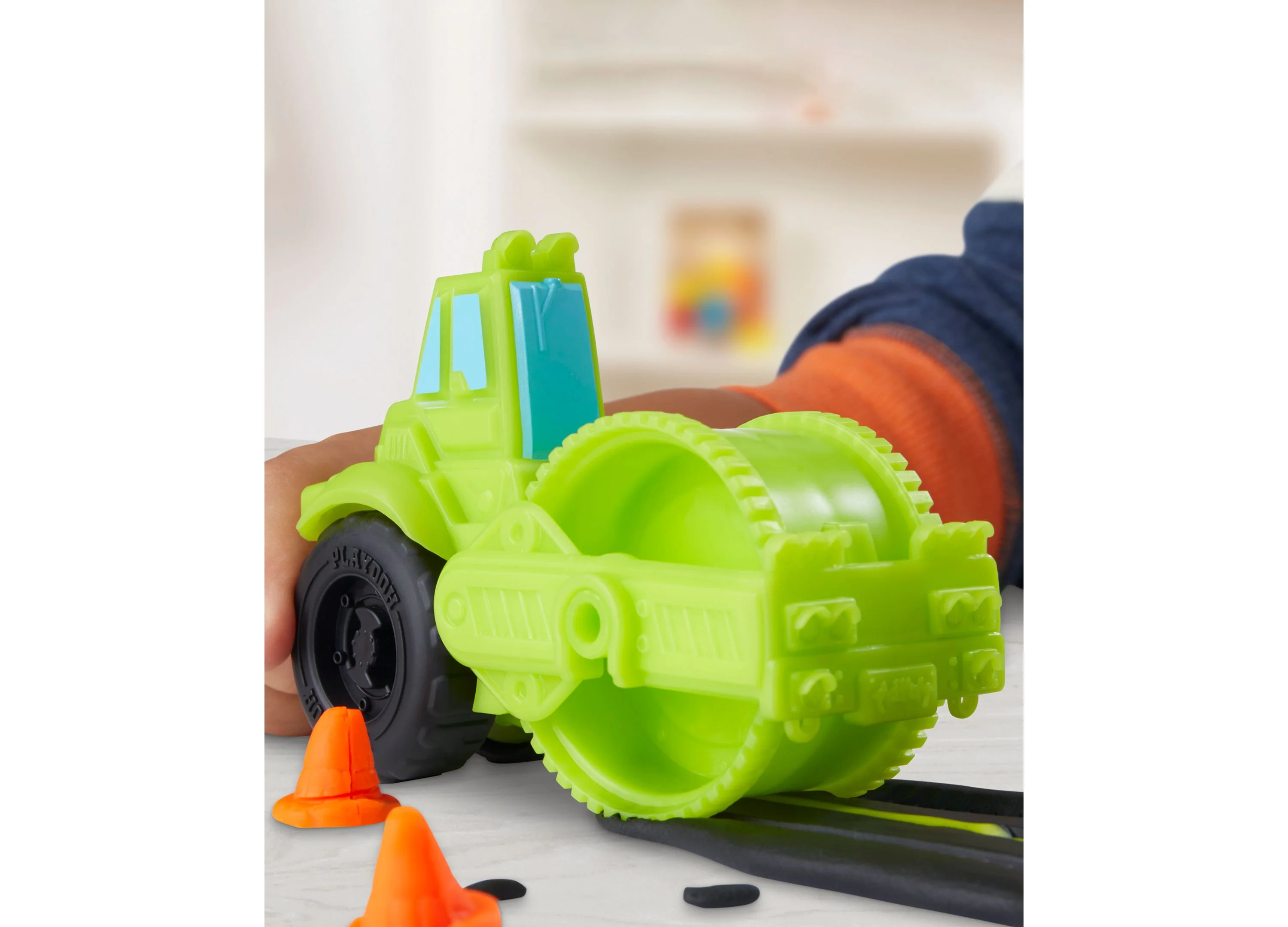 Play-Doh Road Work Fun Playset with Cement Mixer and Accessories - Image 7