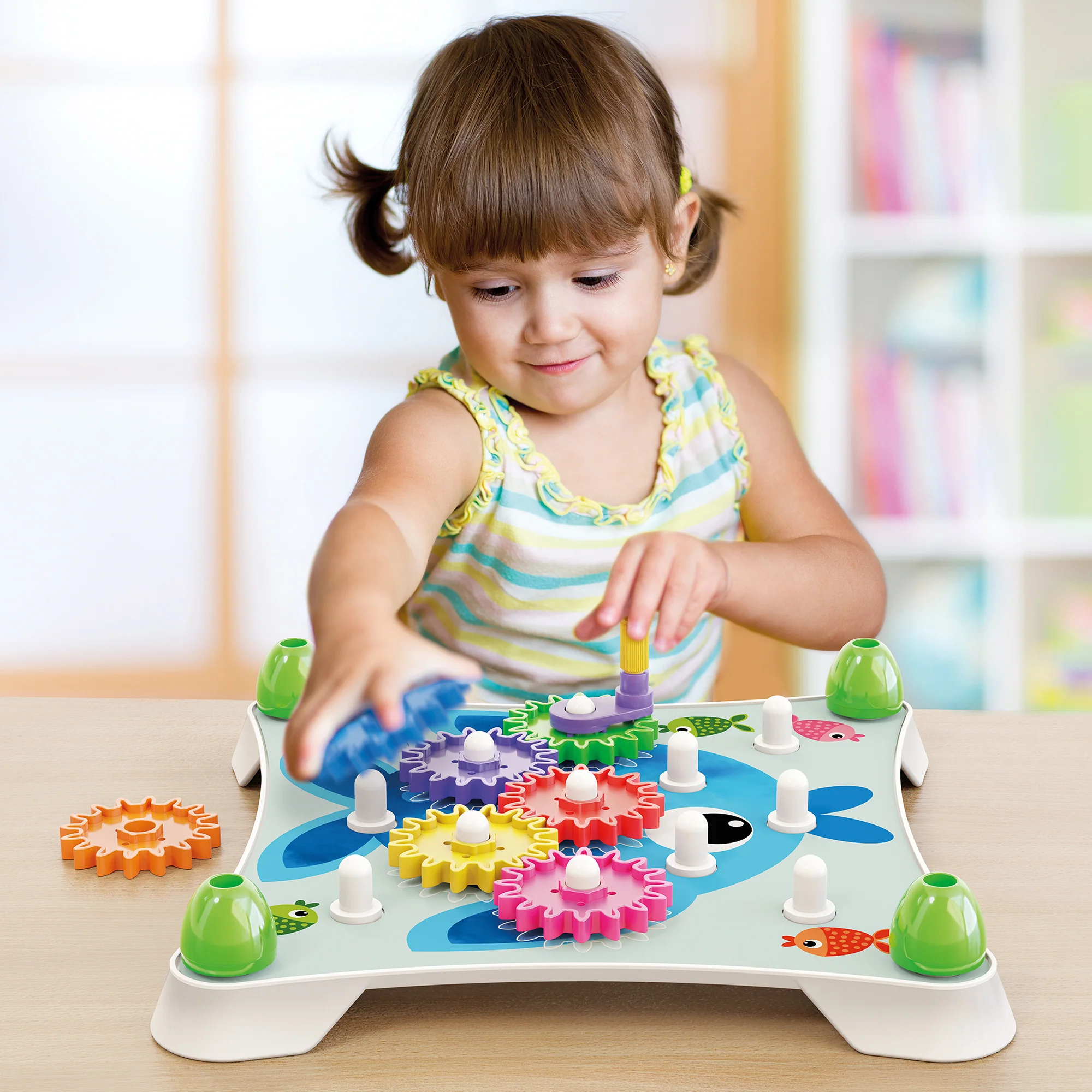 Quercetti Peggy Gears - Interactive Cogwheel Toy for Toddlers with Pegboard and Scene Cards - Image 5