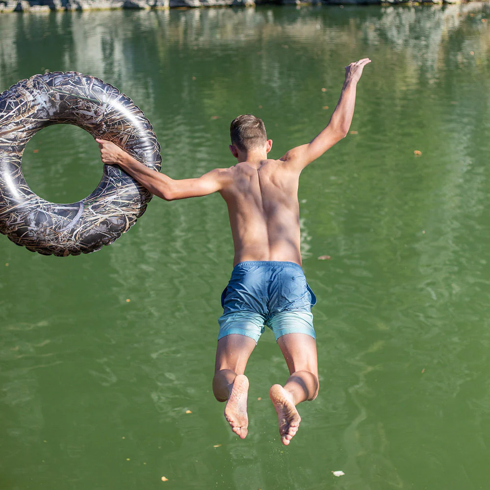 Realtree Max7 36-inch Vibrant Camo Pool Tube - Image 4